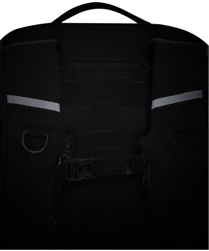 アンダーアーマー UNDER ARMOUR アンダーアーマー UNDER ARMOUR UA TRIUMPH GYM BACKPACK 6007430 (001 BLACK/BLACK) 001 BLACK/BLACK