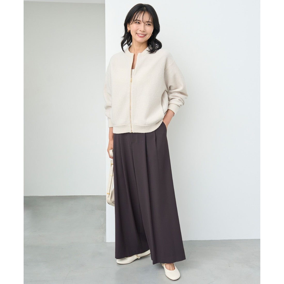 UNFILO 【洗える/シワになりにくい】マイビューティ タックワイドパンツ (ベージュ) ベージュ