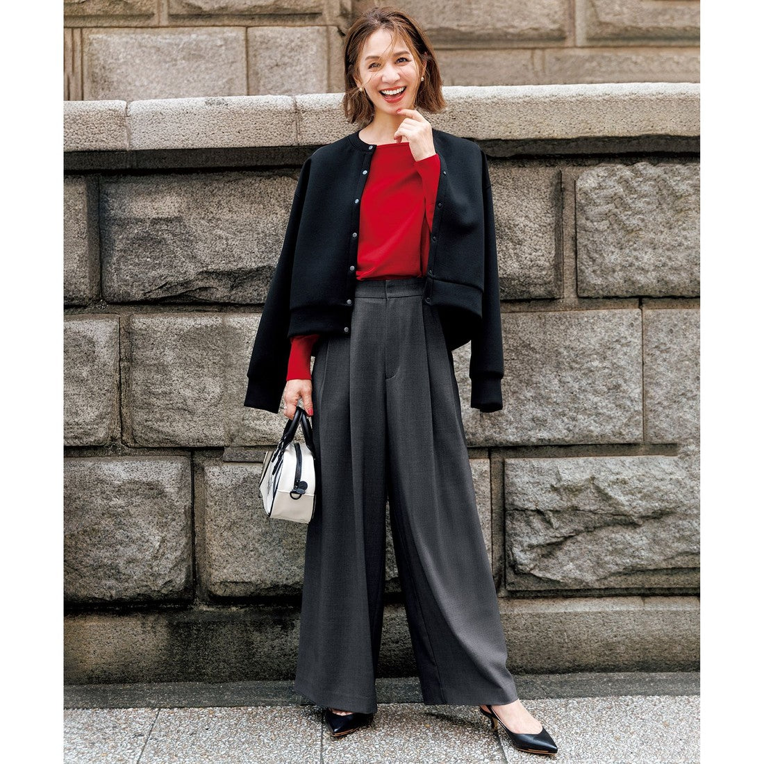 UNFILO 【洗える/シワになりにくい】マイビューティ タックワイドパンツ (チャコール) チャコール