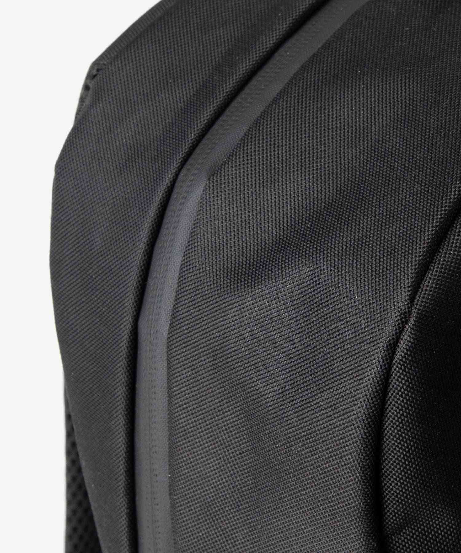 アンノウンアンドコー UNKNOWN&Co. アンノウンアンドコー UNKNOWN&Co. バックパック リュック 22L A4サイズ収納可能 PC収納 軽量 大容量 通勤 通学 ビジネス ジャパンデザイン メンズ バッグ (BLACK/ブラック) BLACK/ブラック