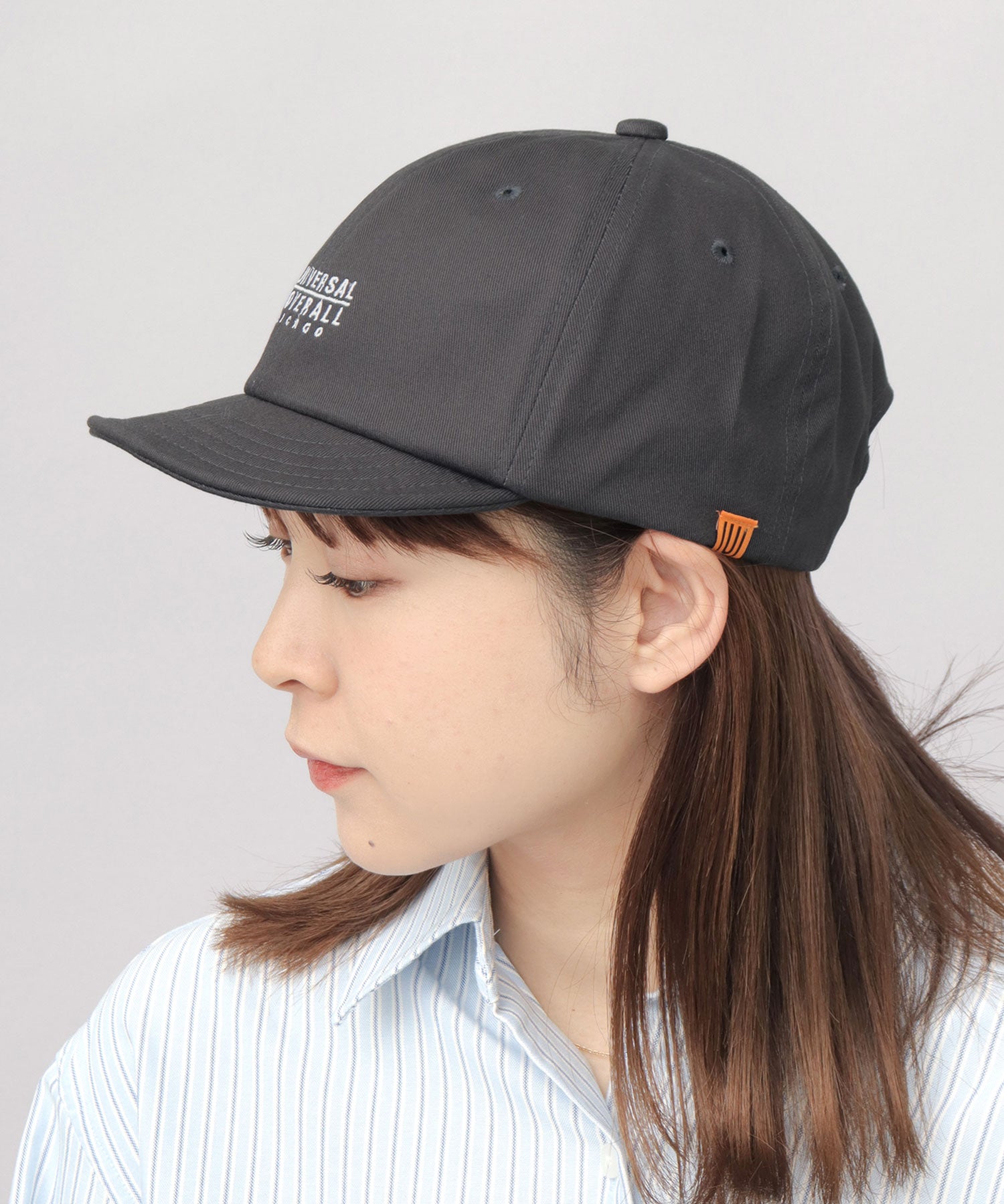 ユニバーサルオーバーオール UNIVERSAL OVERALL ロゴ刺繍 コットン ショートバイザーキャップ ショートブリム アンパイアキャップ (ダークグリーン) ダークグリーン