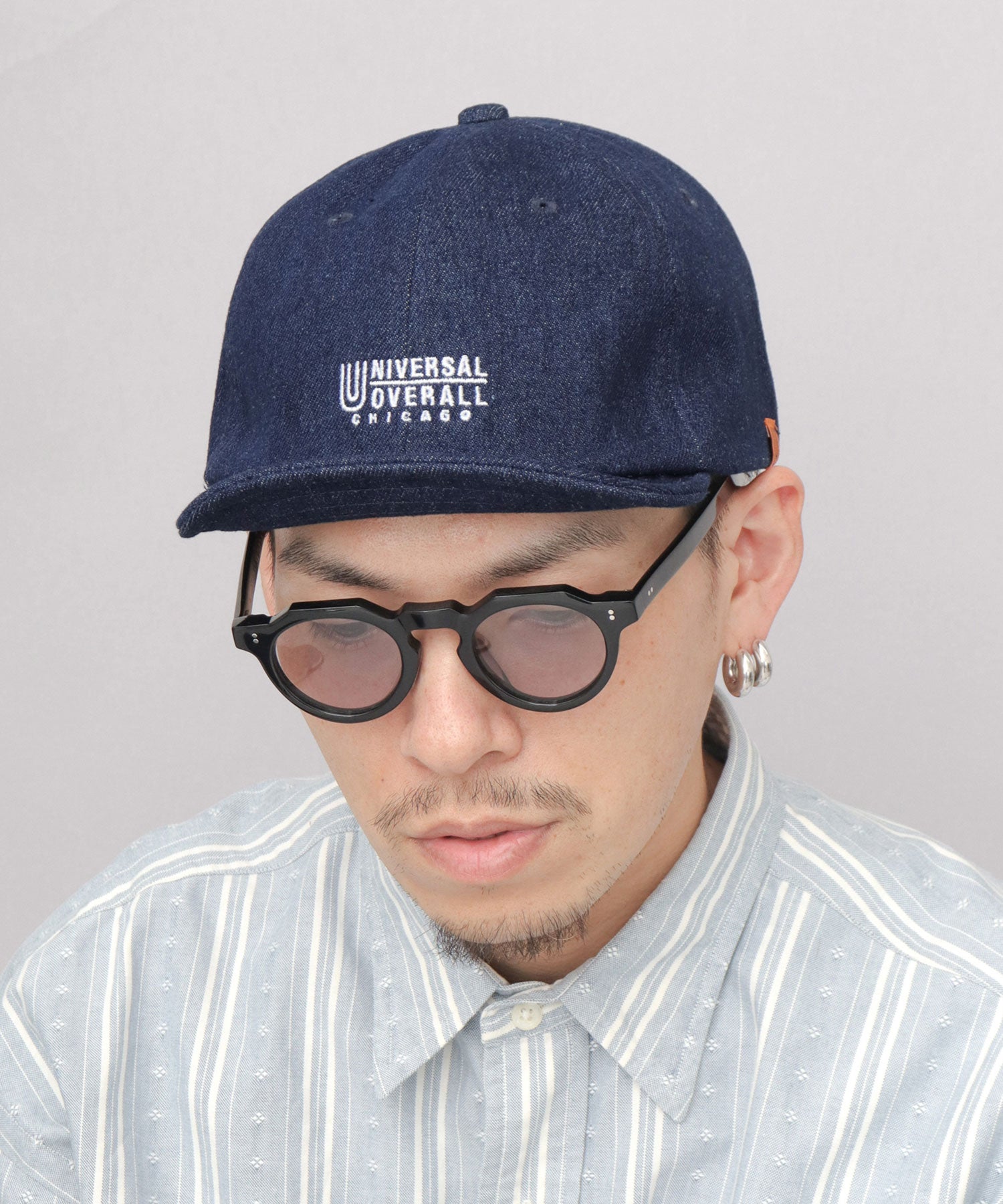 ユニバーサルオーバーオール UNIVERSAL OVERALL ロゴ刺繍 コットン ショートバイザーキャップ ショートブリム アンパイアキャップ (ダークグリーン) ダークグリーン