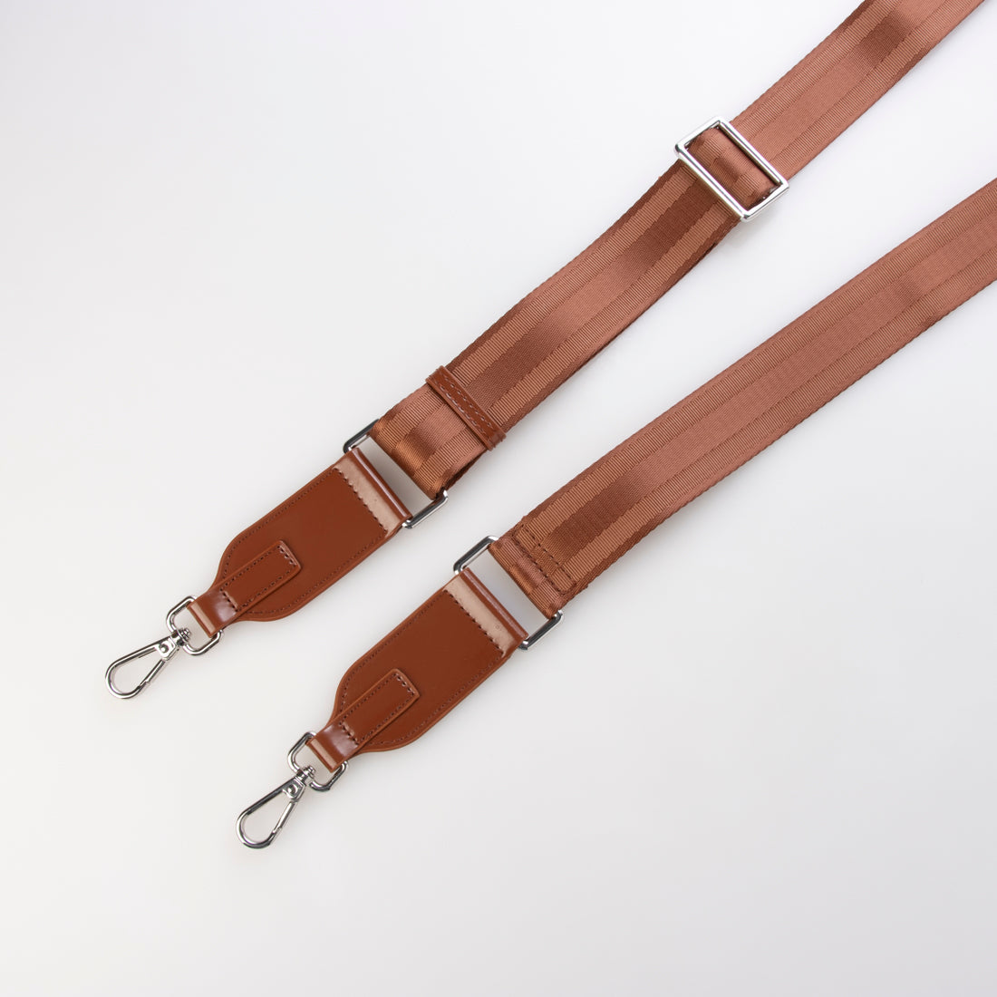 United Colors of Benetton UNITED COLORS OF BENETTON. Front flip pocket fake leather 2WAY shoulder bag