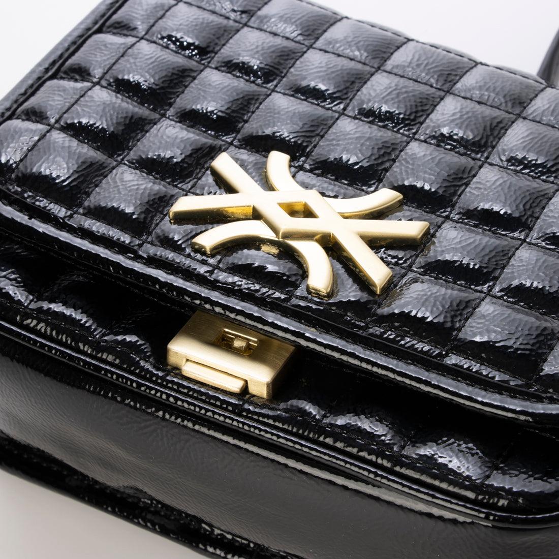 United Colors of Benetton UNITED COLORS OF BENETTON. Metal logo small chain shoulder bag