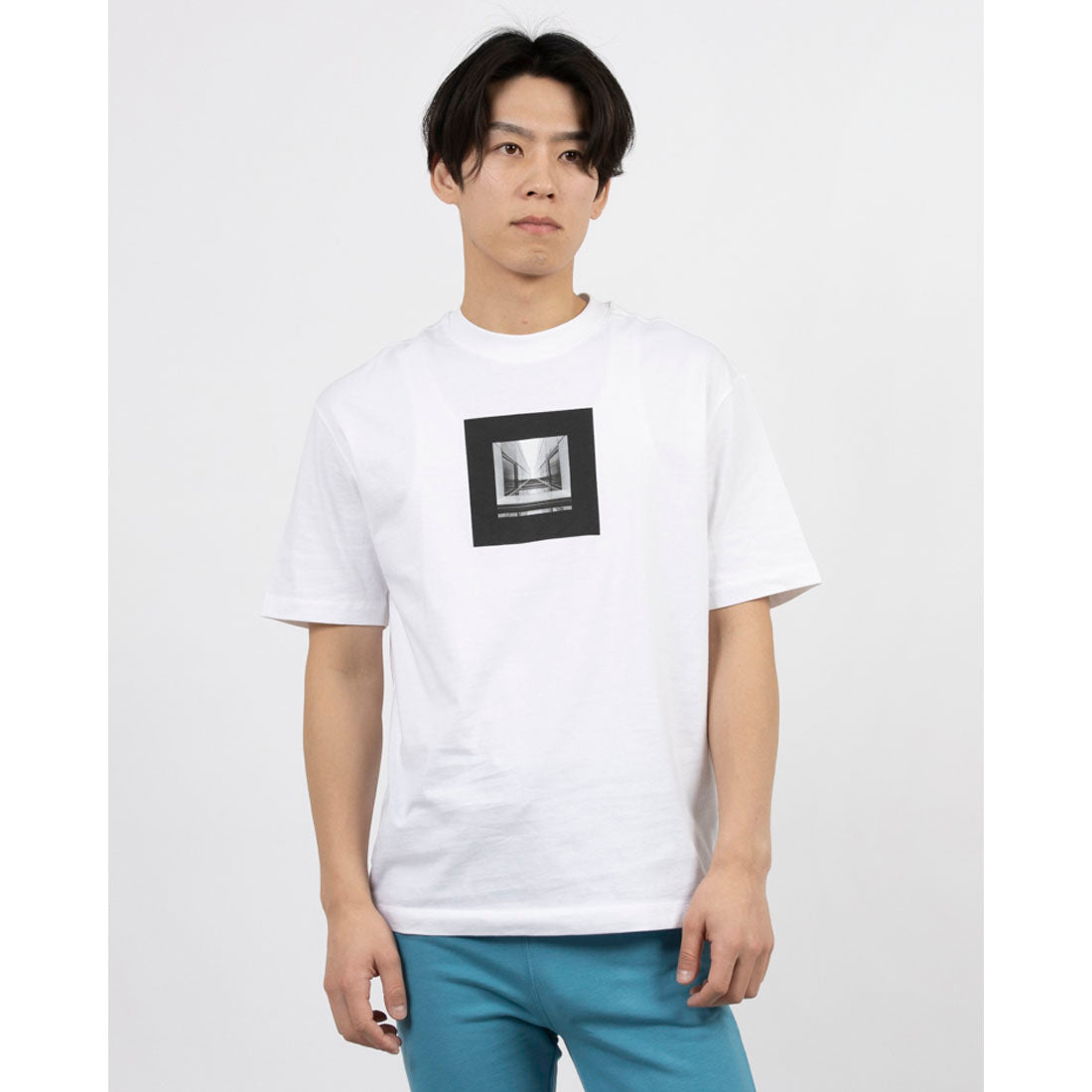 United Colors of Benetton UNITED COLORS OF BENETTON. City Design Short Sleeve T-Shirt / Cut and Sew.
