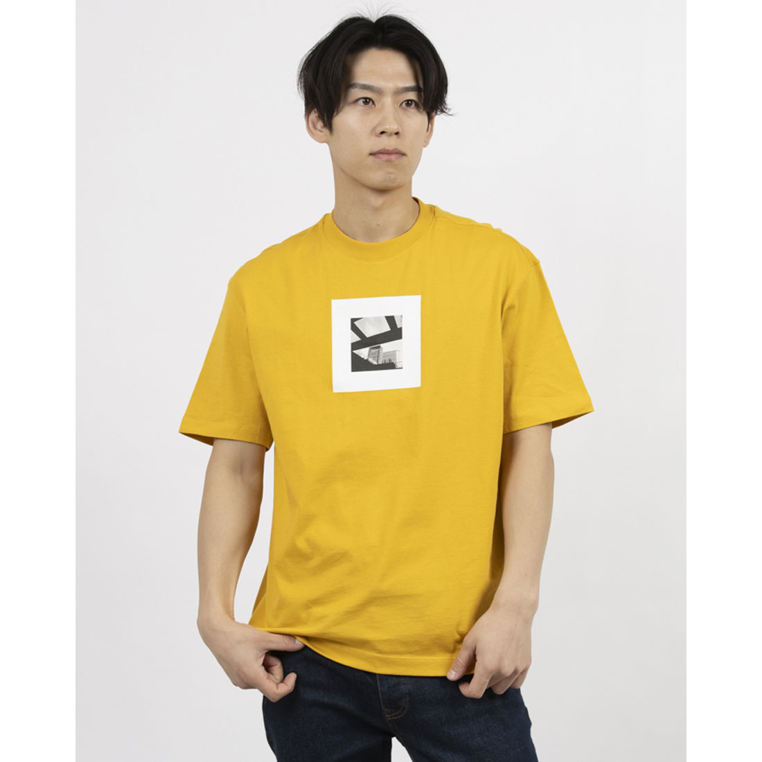 United Colors of Benetton UNITED COLORS OF BENETTON. City Design Short Sleeve T-Shirt / Cut and Sew.