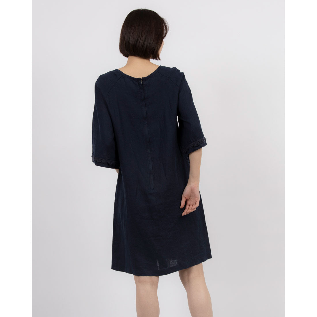 ユナイテッド カラーズ オブ ベネトン UNITED COLORS OF BENETTON. リネン100%ワイドスリーブ5分袖膝丈ワンピース