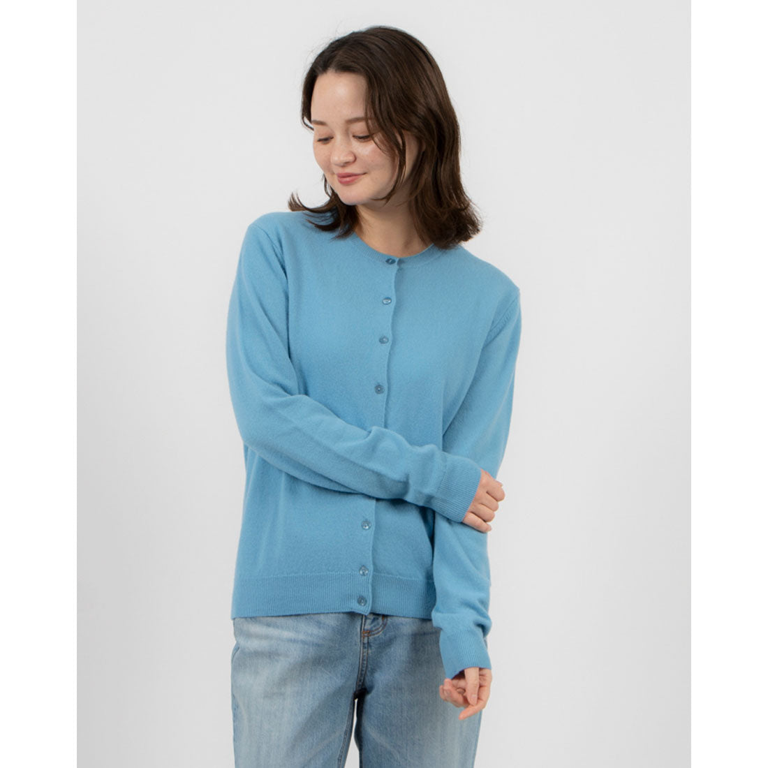 聯合顏色的貝納頓 UNITED COLORS OF BENETTON. 100%美麗諾羊毛圓領開襟毛衣