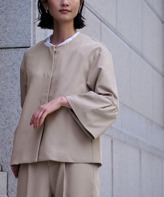 ユアーズ ur's ギャザーフレアスリーブノーカラージャケット