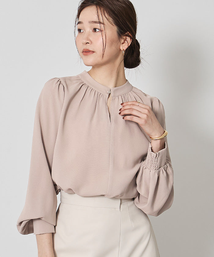 ユアーズ ur's 前後2wayゴールド釦ギャザーブラウス (ホワイト) ホワイト