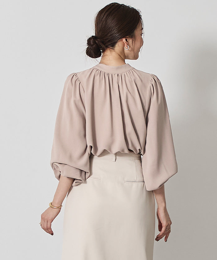 ユアーズ ur's 前後2wayゴールド釦ギャザーブラウス (ホワイト) ホワイト