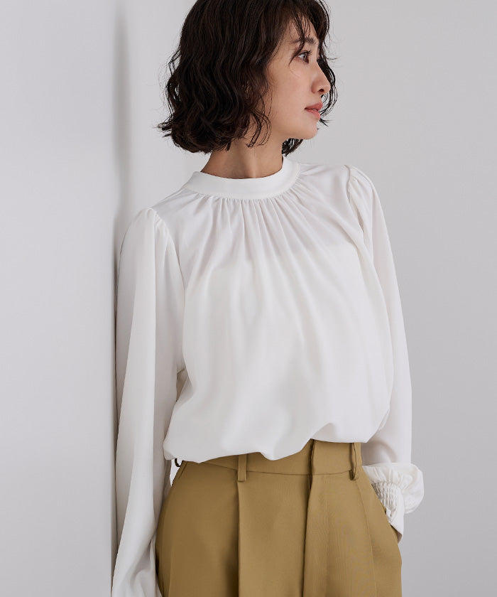 ユアーズ ur's 前後2wayゴールド釦ギャザーブラウス (ホワイト) ホワイト