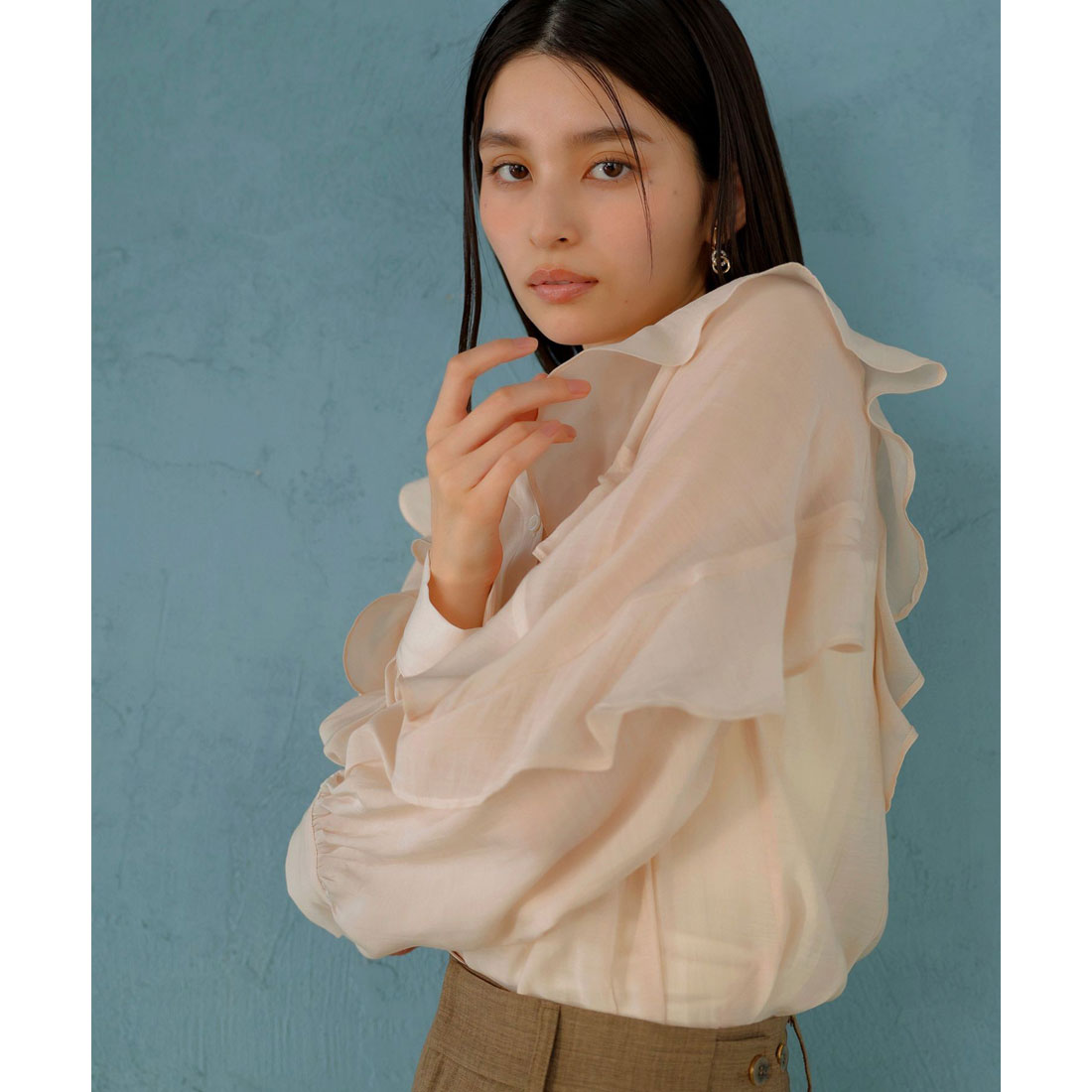 ビス VIS 【前後2WAY】ラッフルフリルブラウス (ブラック系(02)) ブラック系(02)