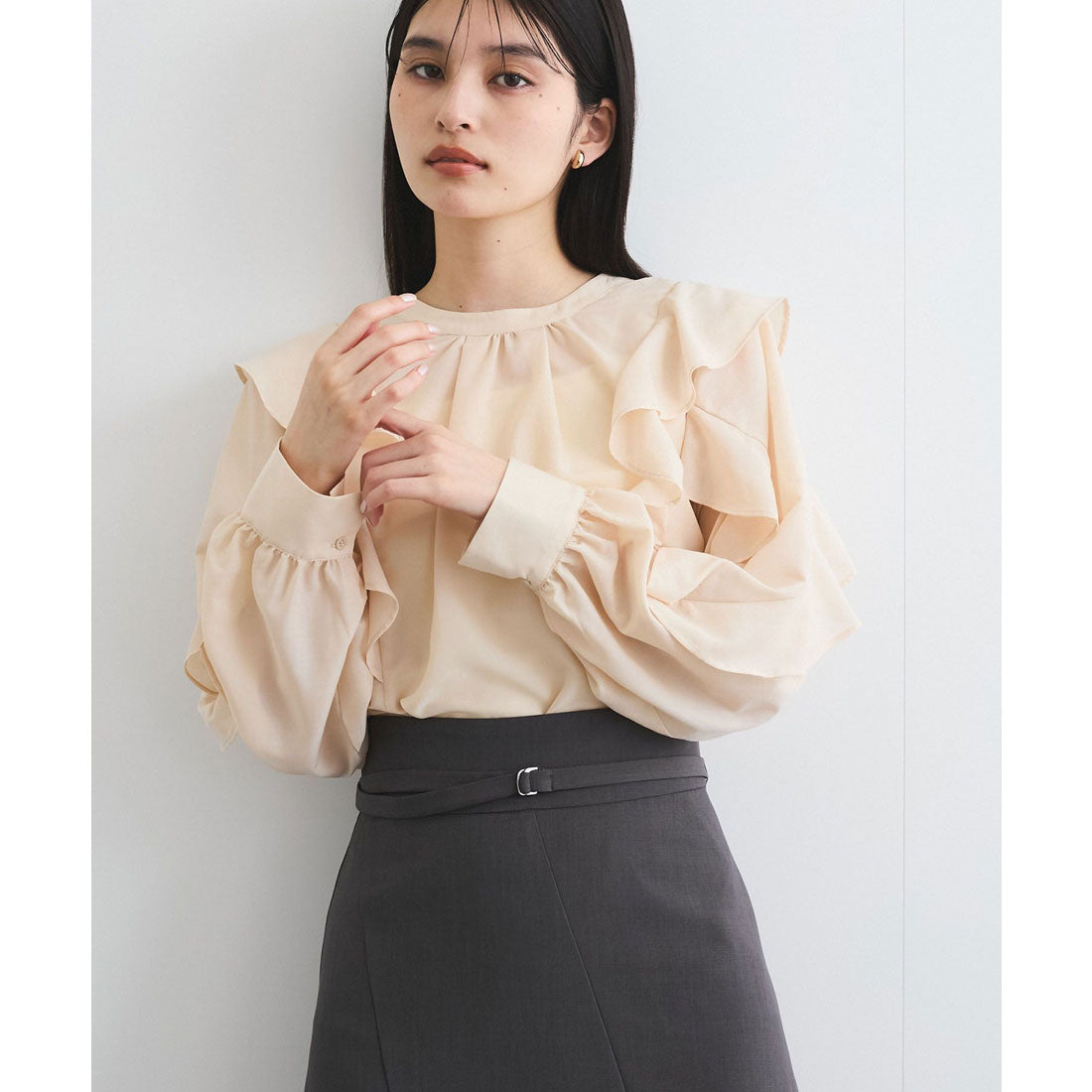 ビス VIS 【前後2WAY】ラッフルフリルブラウス (ブラック系(02)) ブラック系(02)