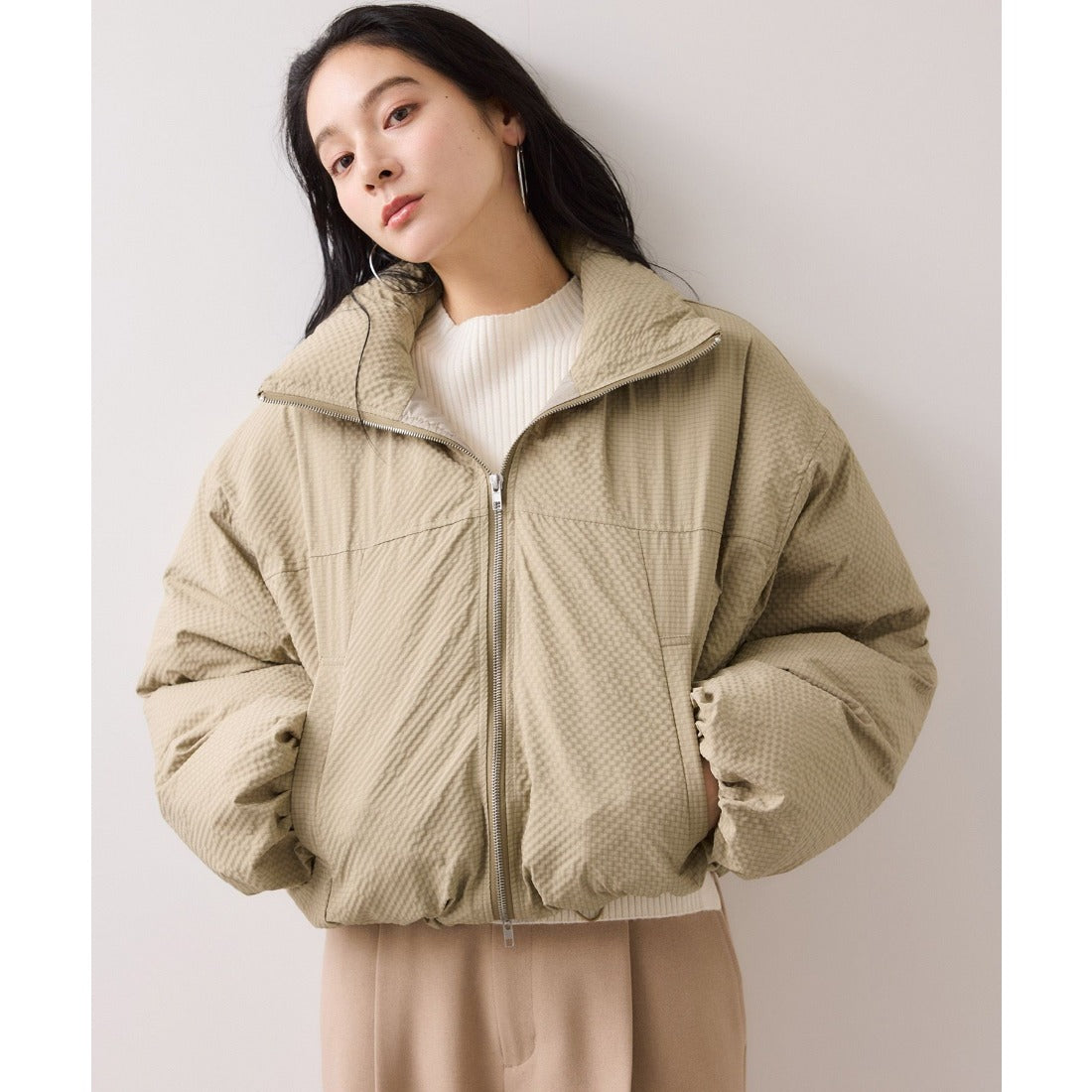 ビス VIS 【WEB限定】軽くてあたたかいパディングショートボリュームダウンブルゾン (ダークブラウン(20)) ダークブラウン(20)