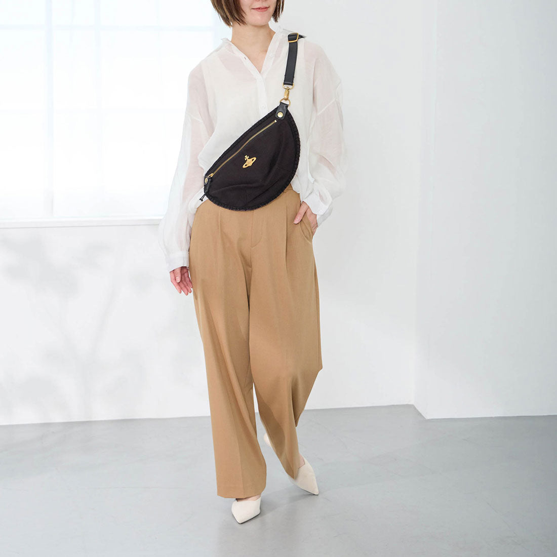 ヴィヴィアン ウエストウッド Vivienne Westwood ショルダーバッグ 43070034U W00IW N401 (ブラック) ブラック