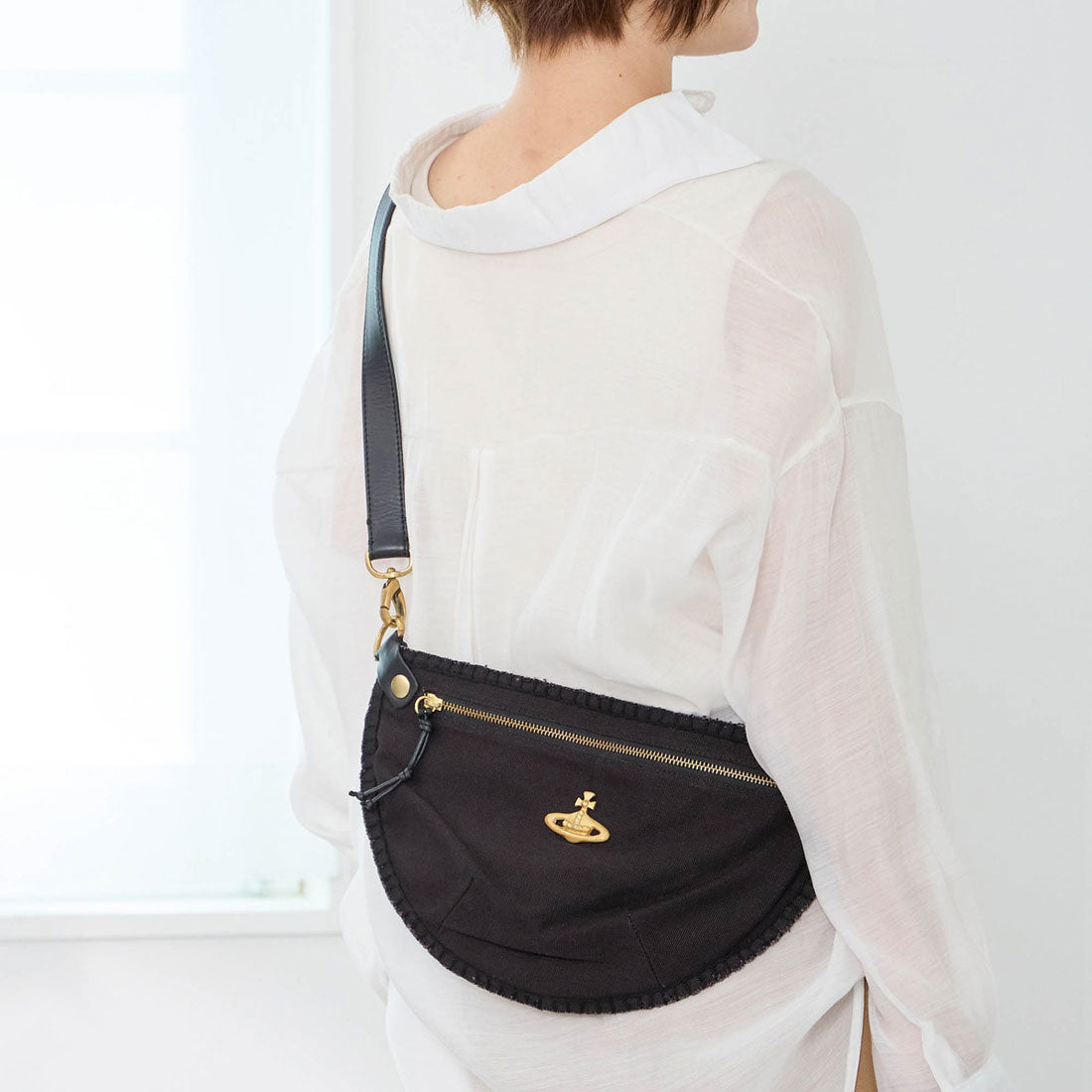 ヴィヴィアン ウエストウッド Vivienne Westwood ショルダーバッグ 43070034U W00IW N401 (ブラック) ブラック