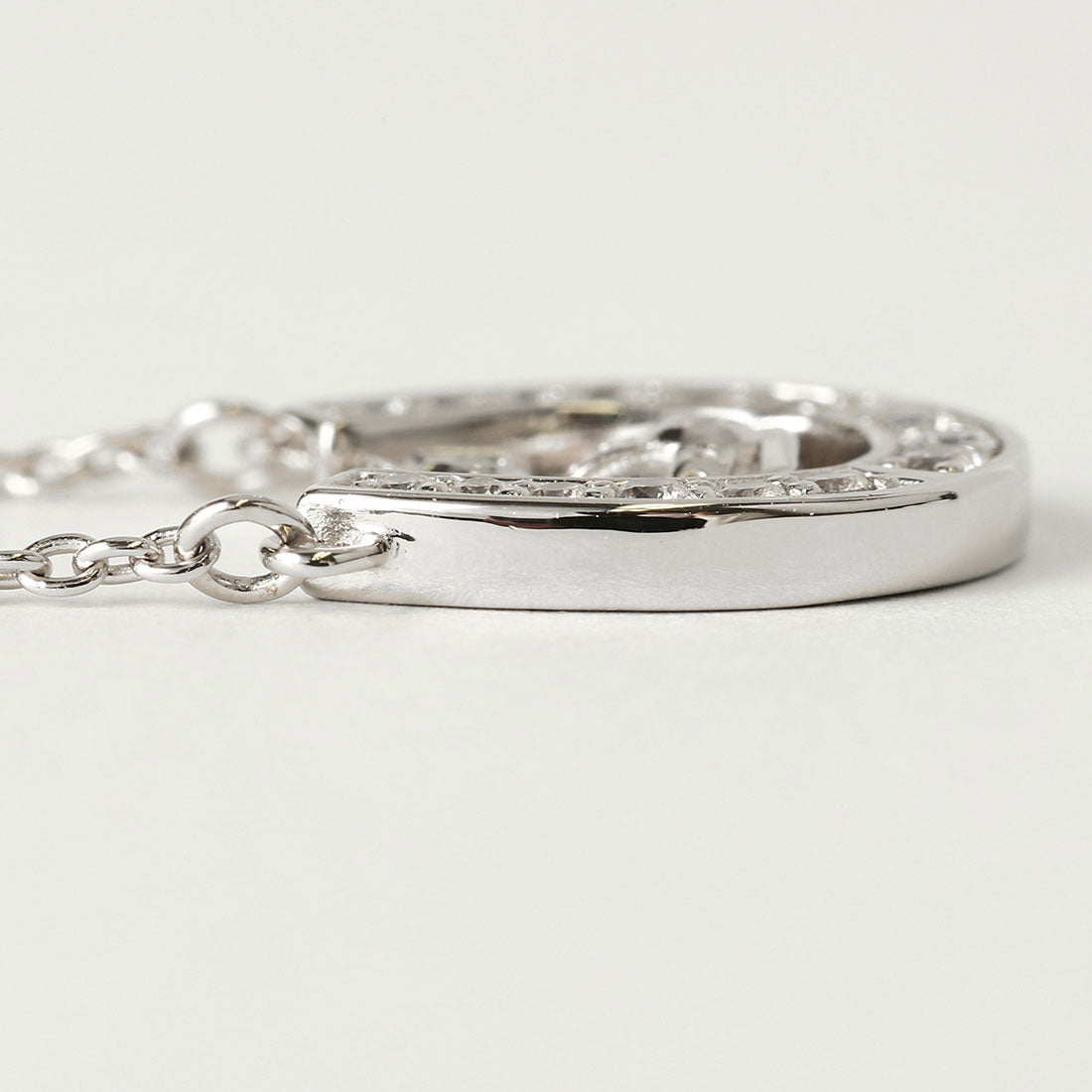 ヴィヴィアン ウエストウッド Vivienne Westwood ネックレス MARE PENDANT 630203H4 01P102 37383891 01P102 (プラチナ) プラチナ