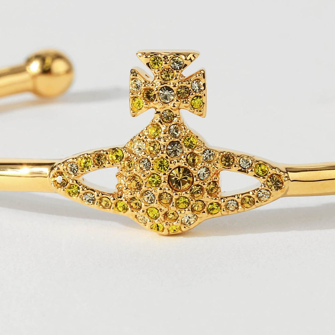 ヴィヴィアン ウエストウッド Vivienne Westwood ブレスレット グレース バス レリーフ OPEN BANGLE 61010007 02R979 (ゴールド) ゴールド