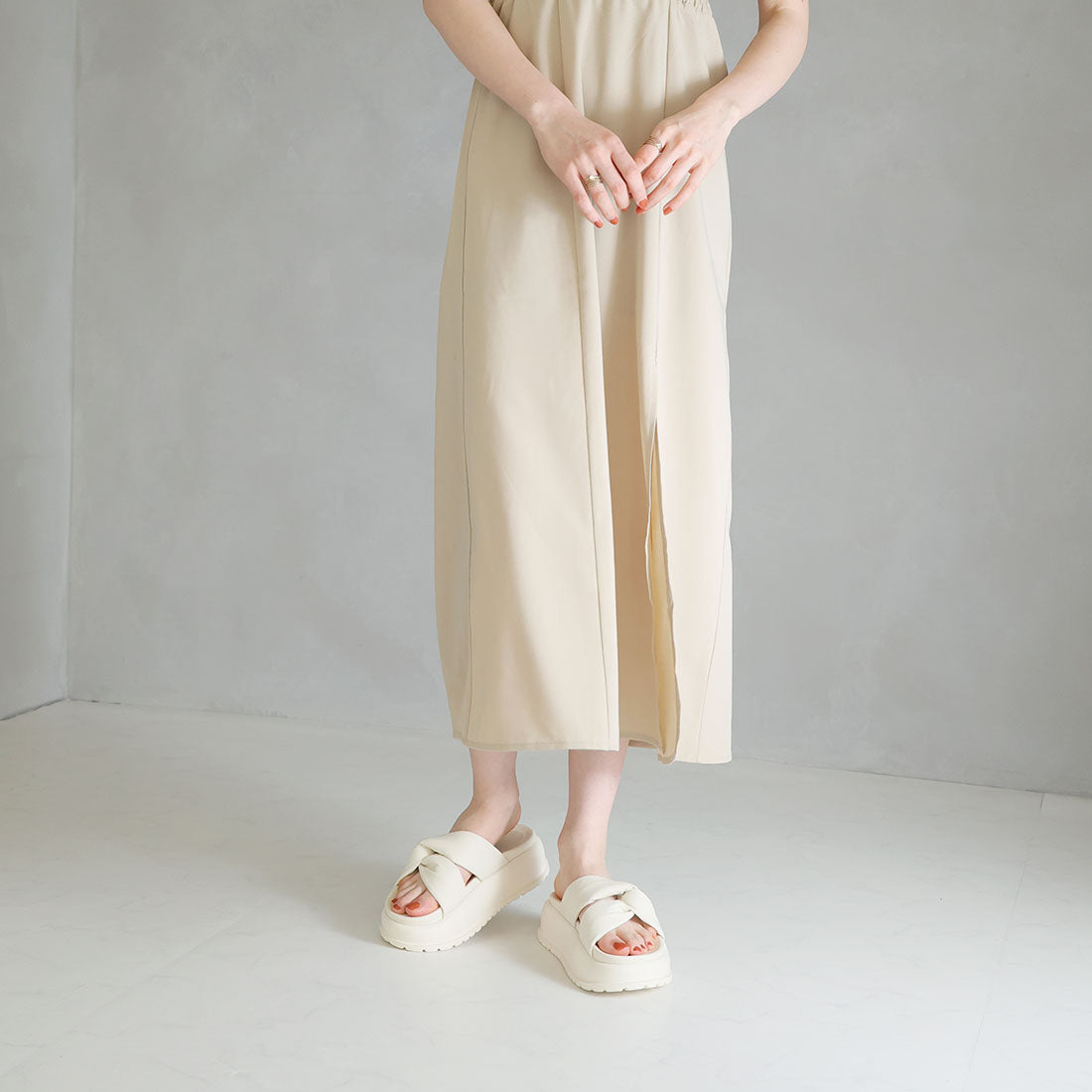 ヴィヴィアン VIVIAN 厚底サイドクロスデザインサンダル