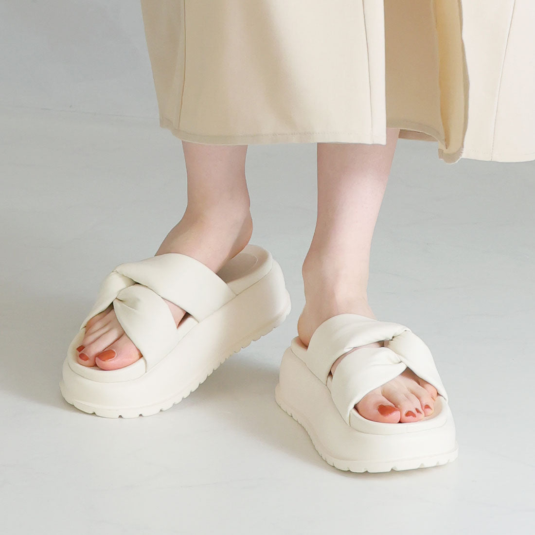 ヴィヴィアン VIVIAN 厚底サイドクロスデザインサンダル