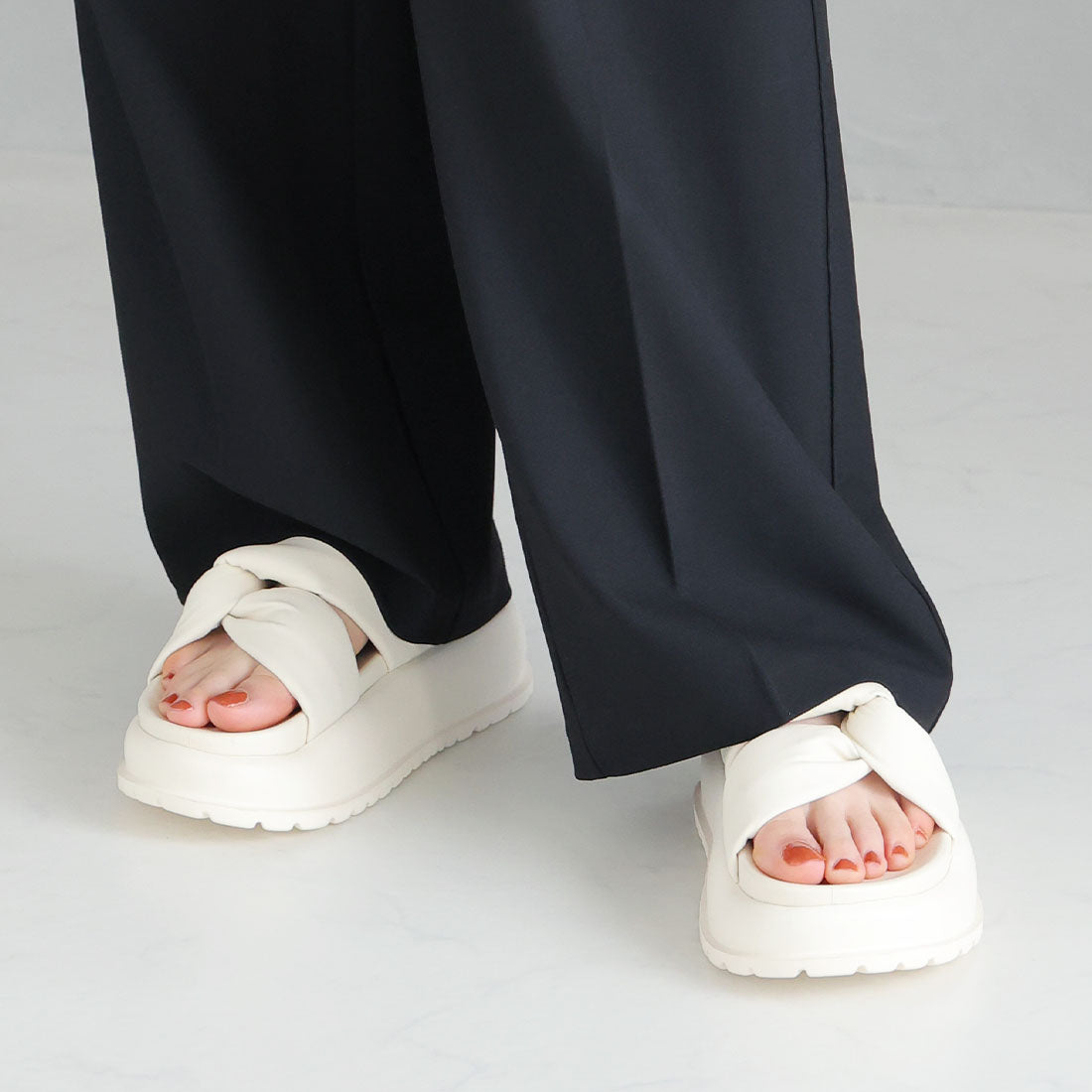 ヴィヴィアン VIVIAN 厚底サイドクロスデザインサンダル