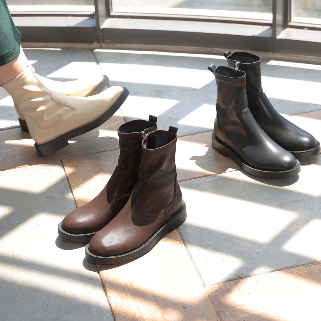 ヴィヴィアン VIVIAN 厚底ブラックソールストレッチショートブーツ (ブラック) ブラック