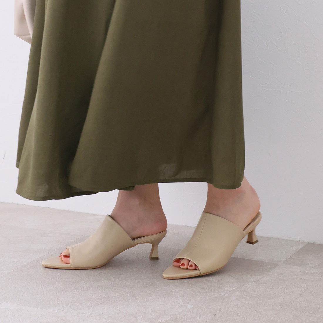 ヴィヴィアン VIVIAN ポインテッドトゥミュールサンダル (ベージュ) ベージュ