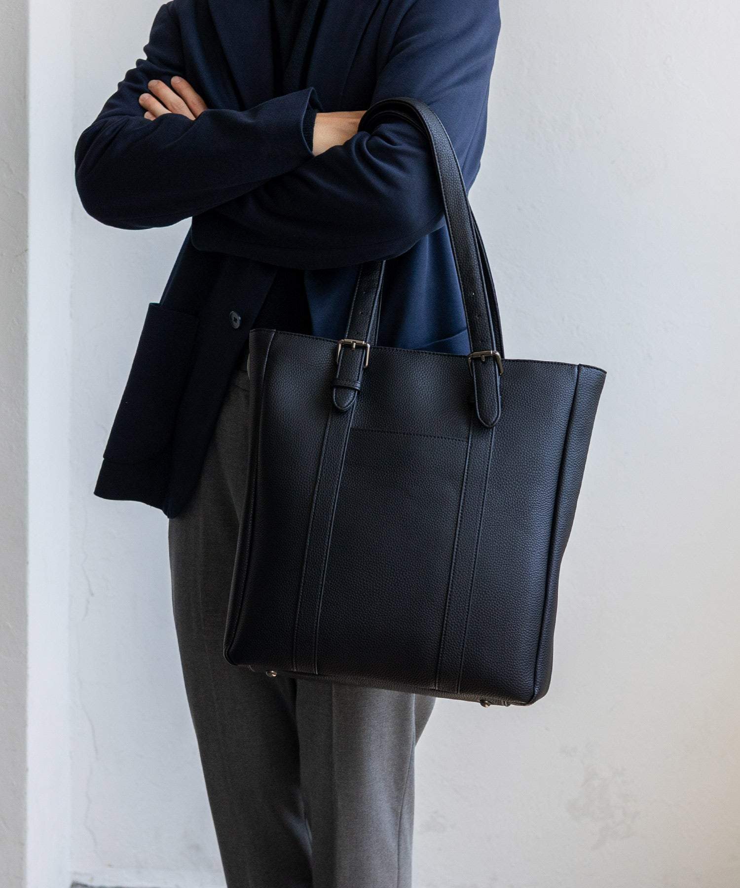 ヴィータフェリーチェ VitaFelice ベルトハンドルビジネストートバッグ (BLACK) BLACK