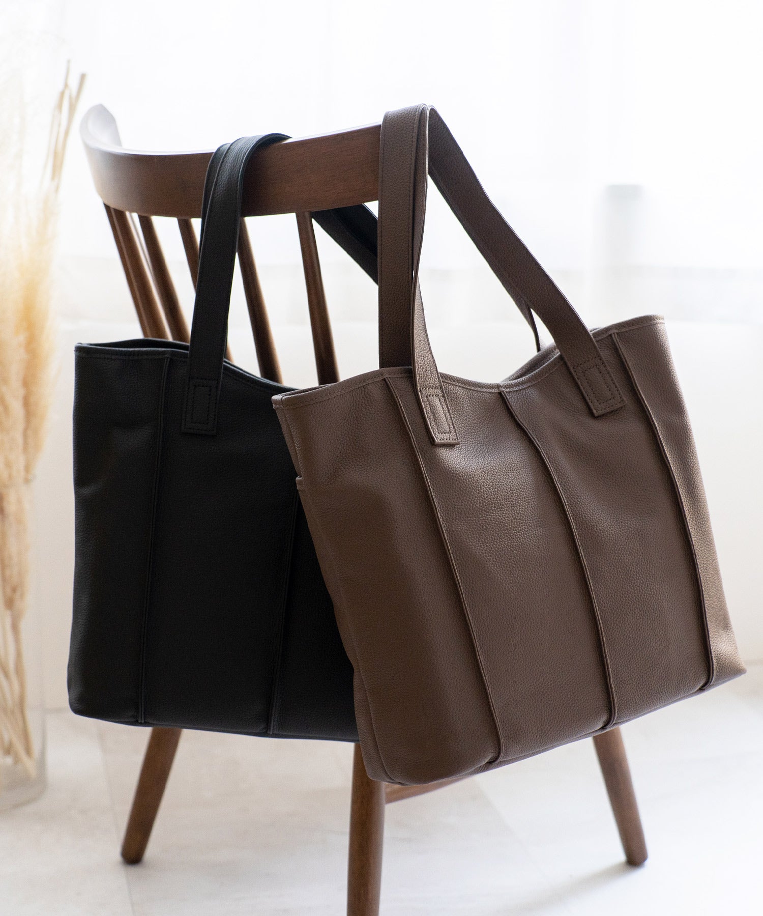 ヴィータフェリーチェ VitaFelice 【本革/カウレザー】シンプルファスナートートバッグ (ブラック) ブラック