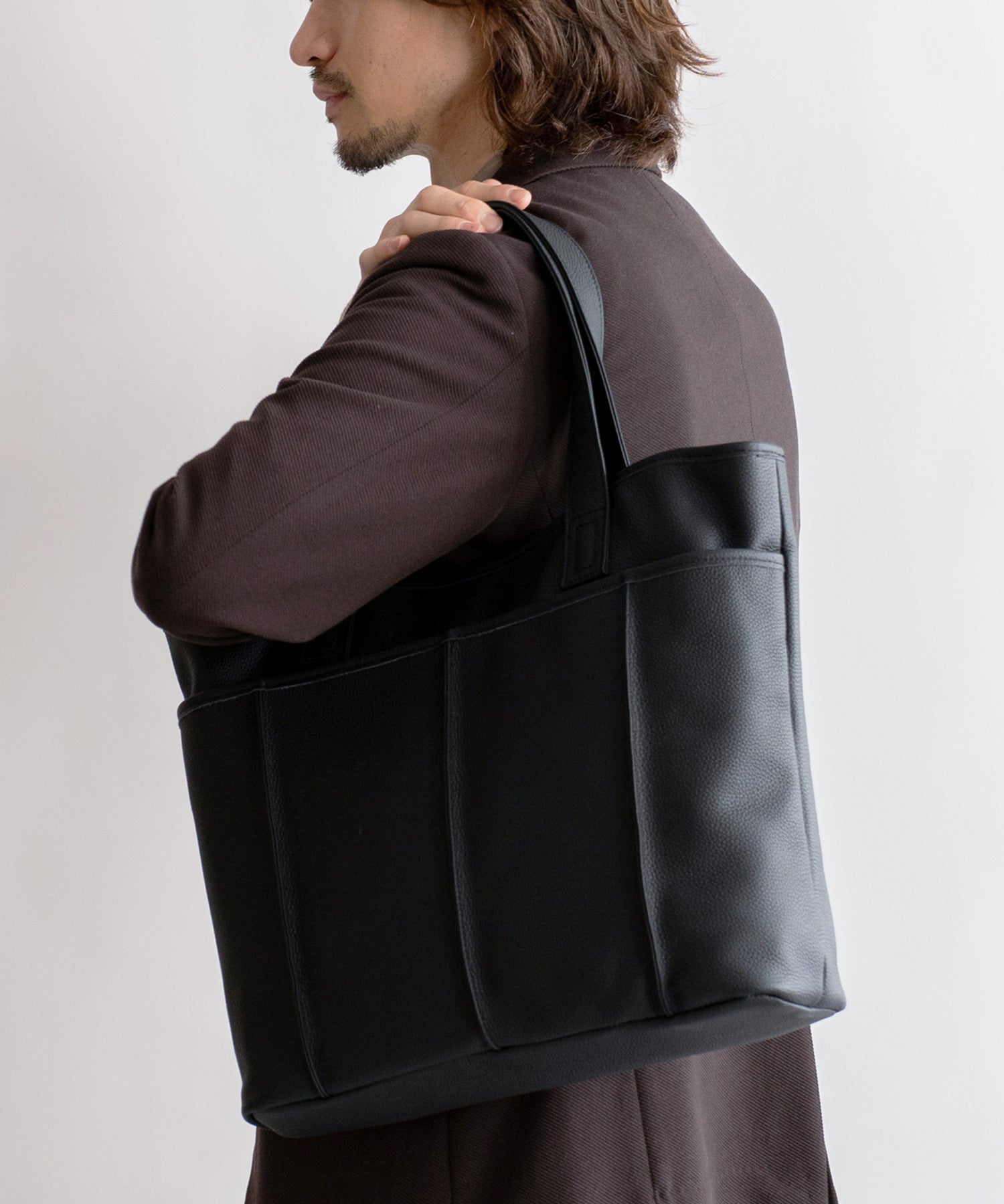 ヴィータフェリーチェ VitaFelice 【本革/カウレザー】シンプルファスナートートバッグ (ブラック) ブラック