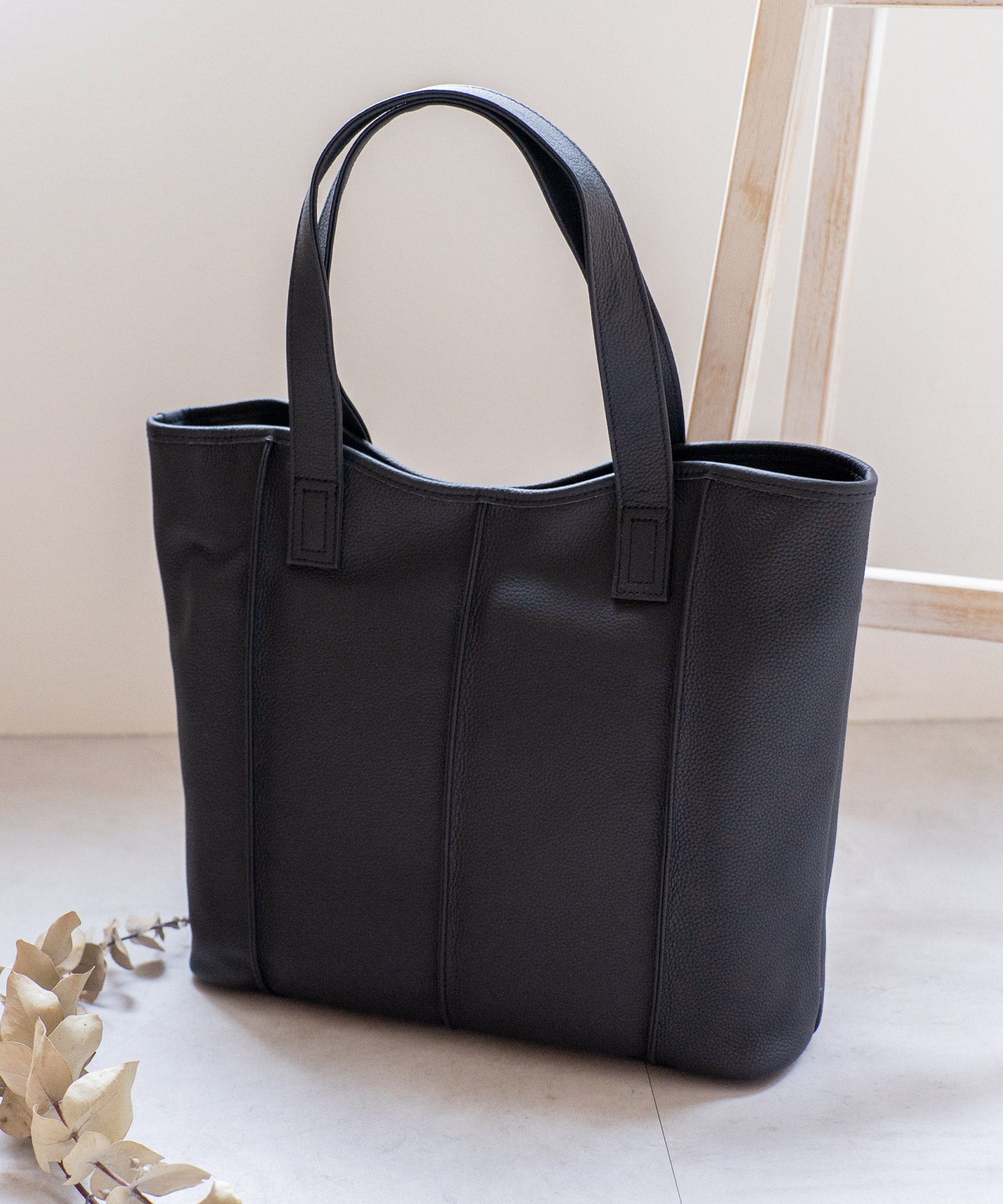 ヴィータフェリーチェ VitaFelice 【本革/カウレザー】シンプルファスナートートバッグ (ブラック) ブラック