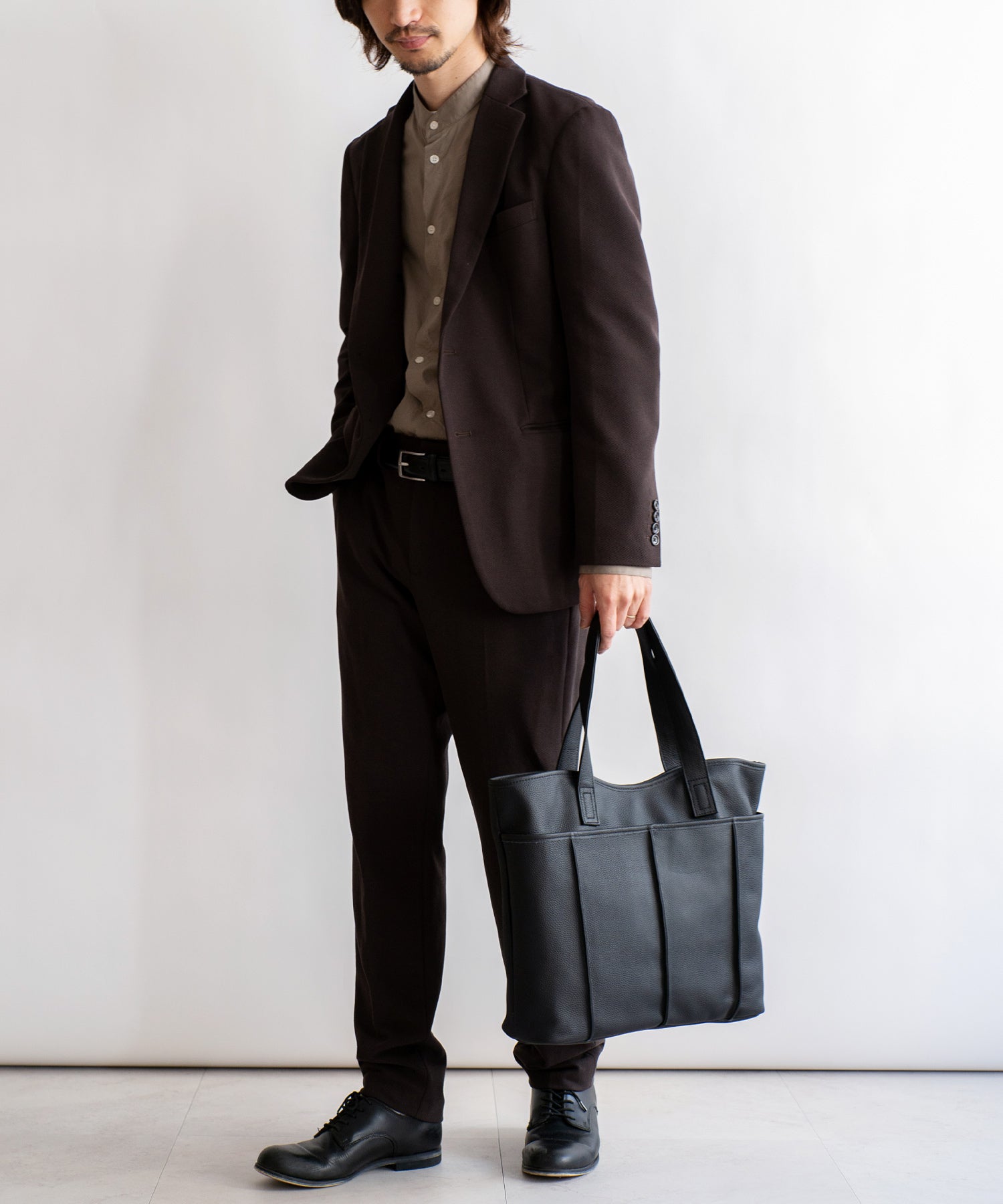 ヴィータフェリーチェ VitaFelice 【本革/カウレザー】シンプルファスナートートバッグ (ブラック) ブラック