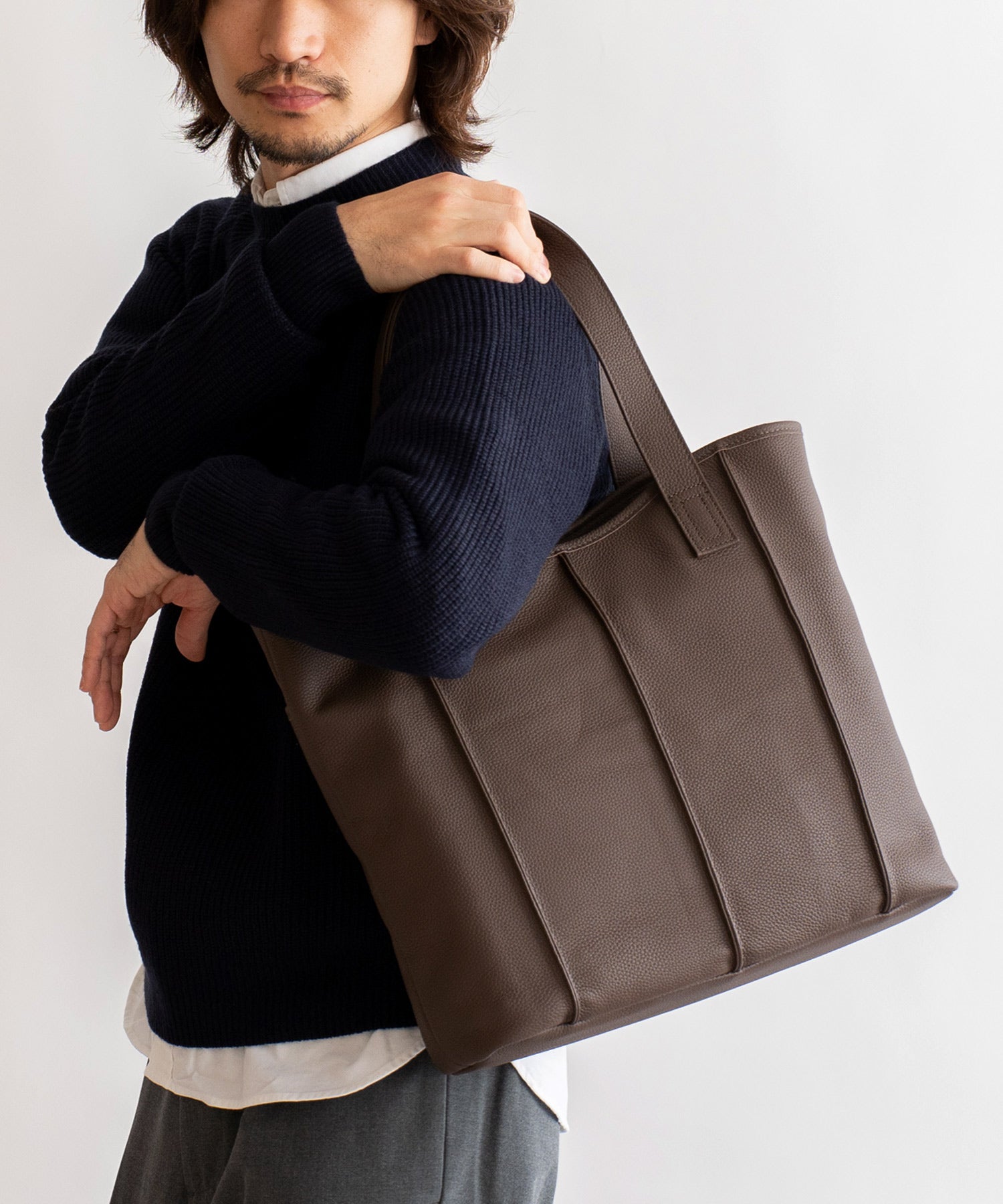 ヴィータフェリーチェ VitaFelice 【本革/カウレザー】シンプルファスナートートバッグ (ブラック) ブラック