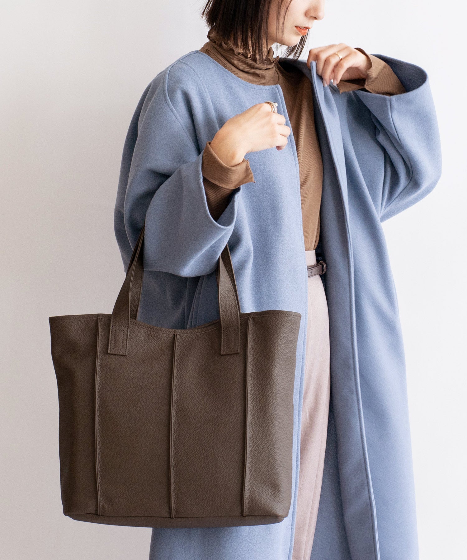 ヴィータフェリーチェ VitaFelice 【本革/カウレザー】シンプルファスナートートバッグ (ブラック) ブラック