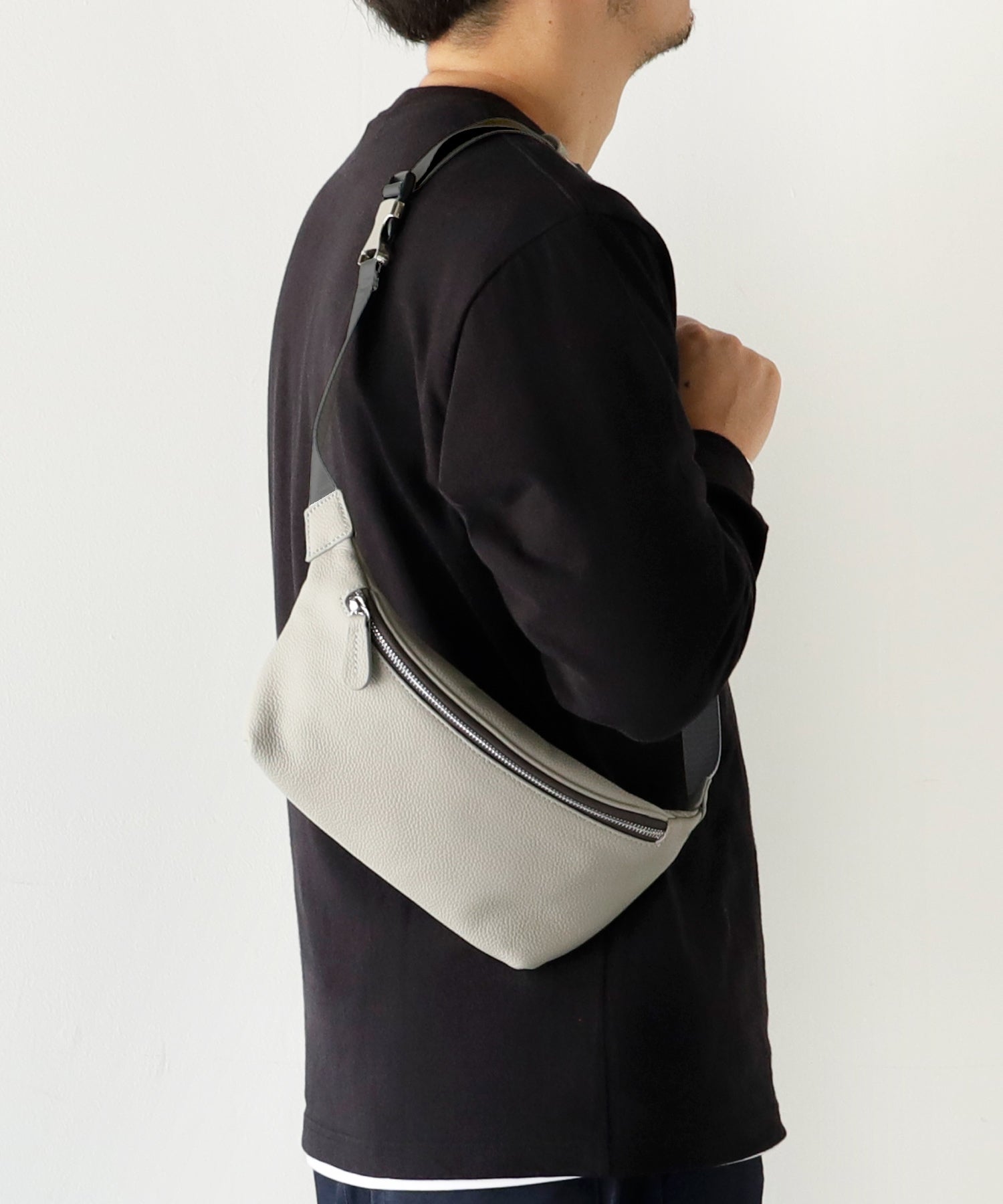 ヴィータフェリーチェ VitaFelice 本革ボディバッグ