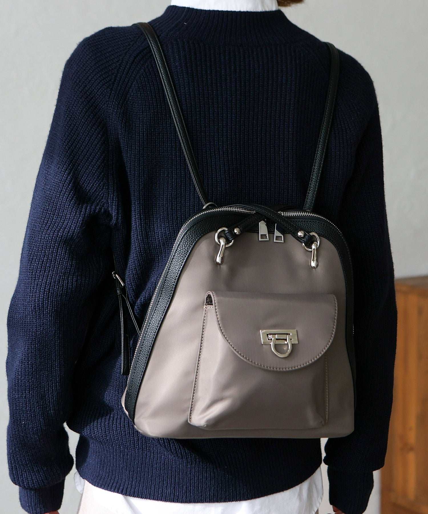 ヴィータフェリーチェ VitaFelice クロスショルダー2wayナイロンミニリュック