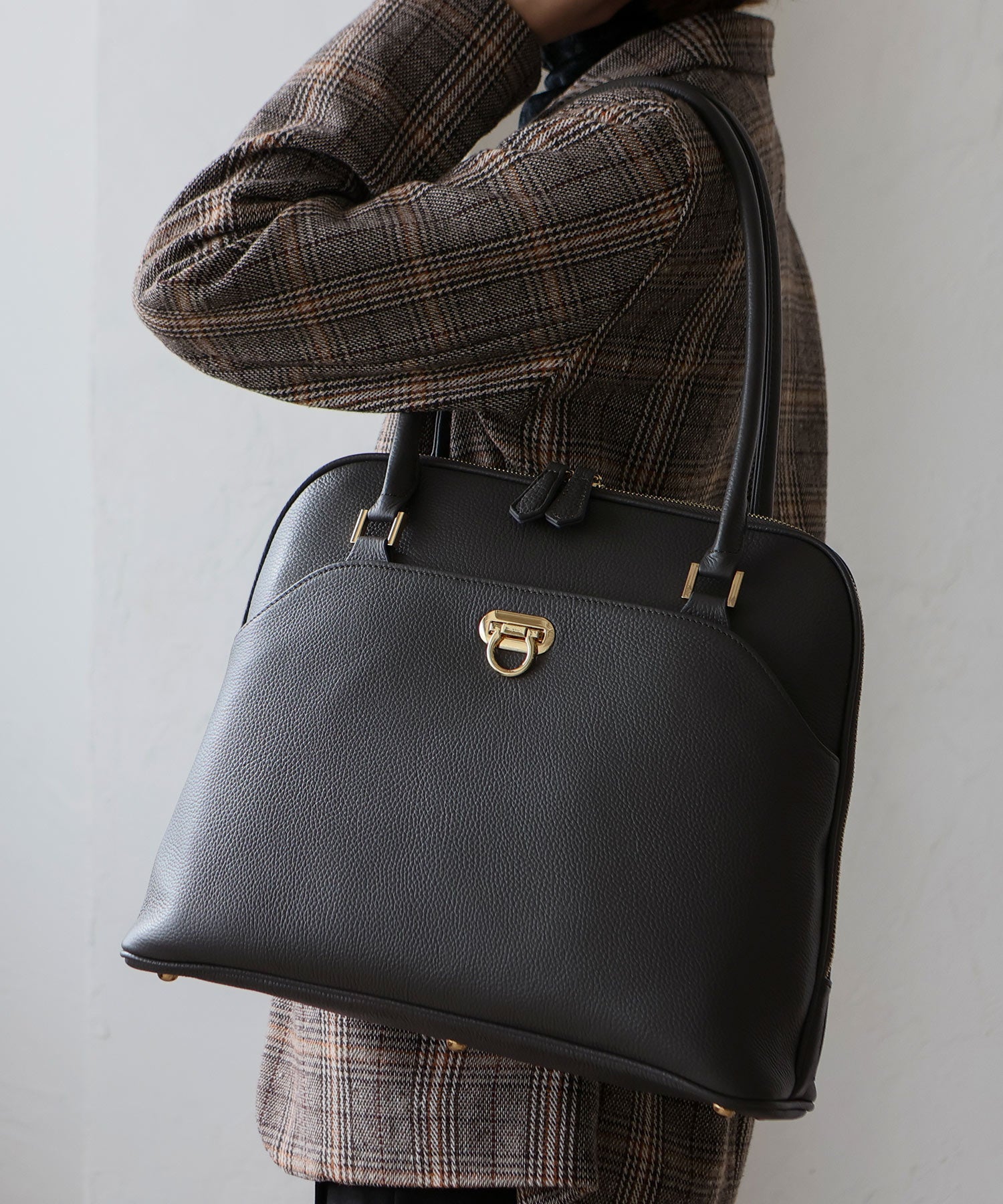 ヴィータフェリーチェ VitaFelice ラウンドファスナーロングハンドル本革トートバッグ (DARKGRAY) DARKGRAY