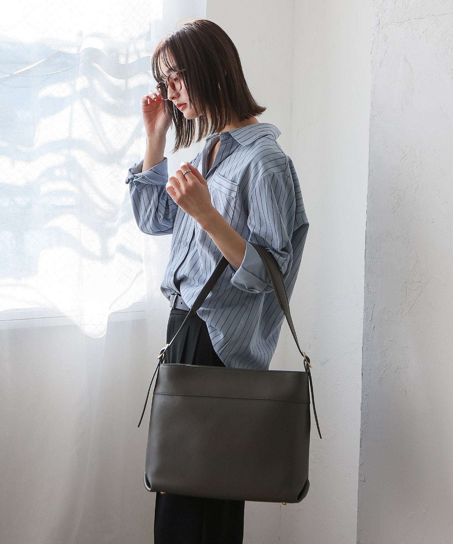 VitaFelice VitaFelice One Handle Genuine Leather Shoulder Tote Bag