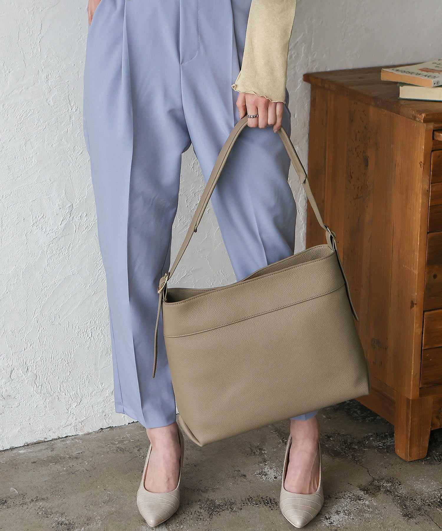 VitaFelice VitaFelice One Handle Genuine Leather Shoulder Tote Bag
