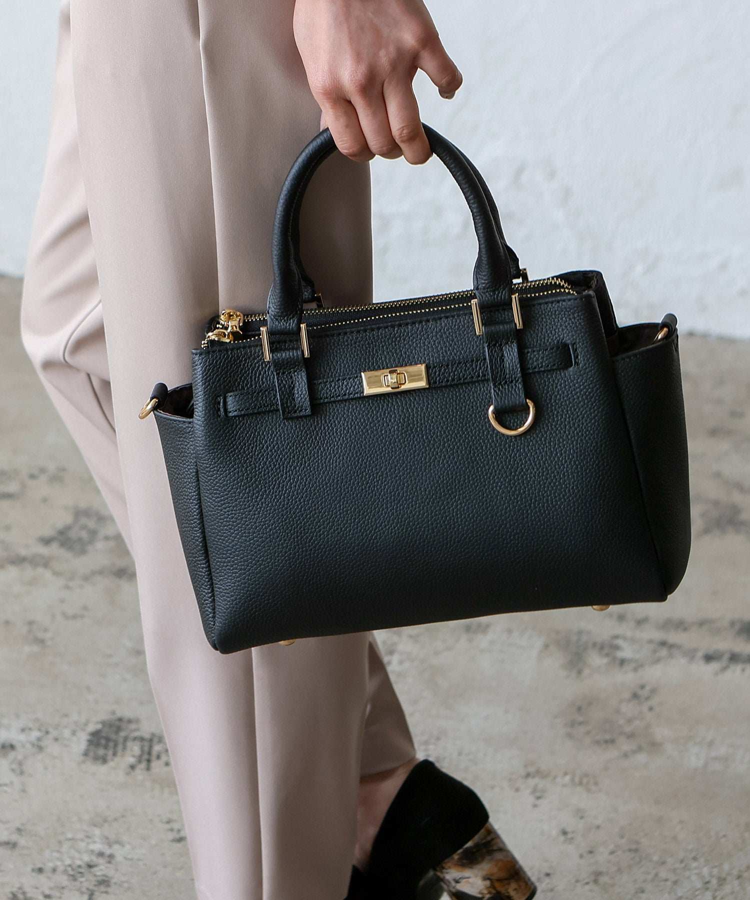 ヴィータフェリーチェ VitaFelice 3スペース本革2wayトートバッグ (BLACK) BLACK