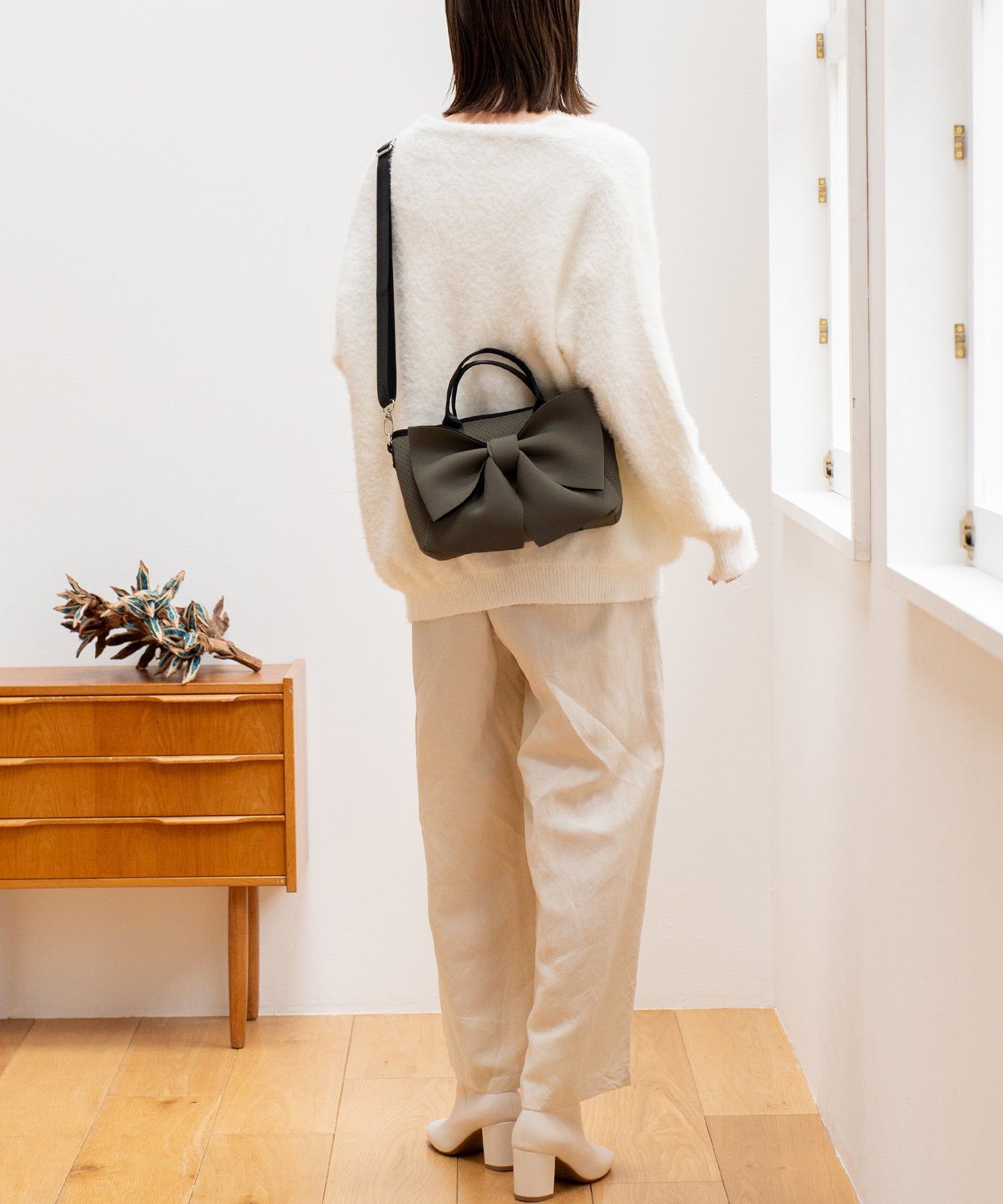 ヴィータフェリーチェ VitaFelice ネオプレーン2wayリボンショルダーバッグ (CORK) CORK