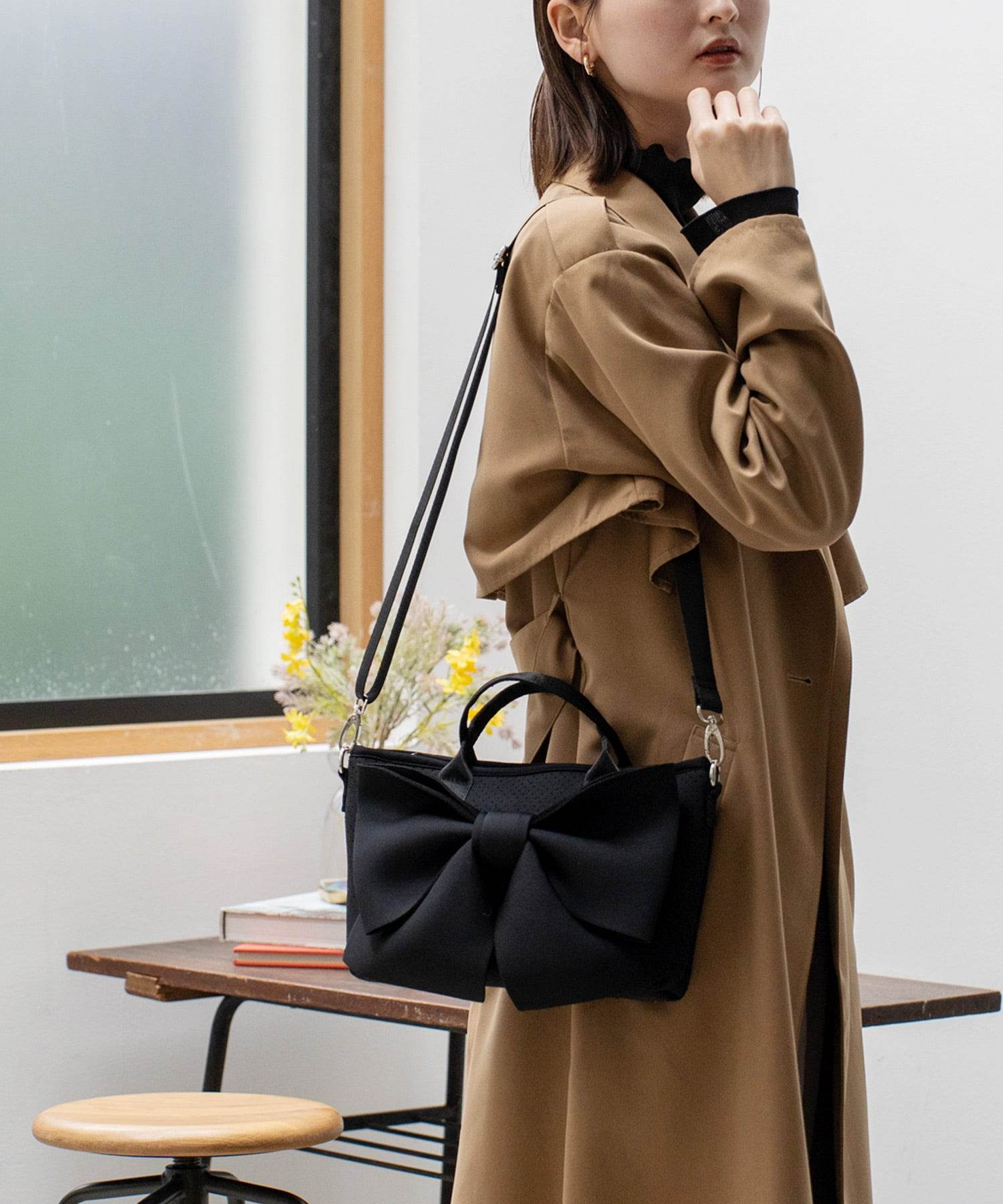 ヴィータフェリーチェ VitaFelice ネオプレーン2wayリボンショルダーバッグ (CORK) CORK