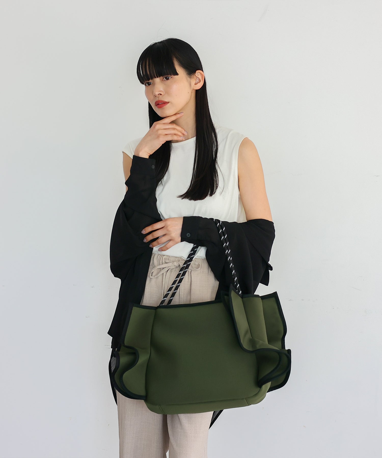 ヴィータフェリーチェ VitaFelice フリルBIGトートバッグ (BLACK) BLACK