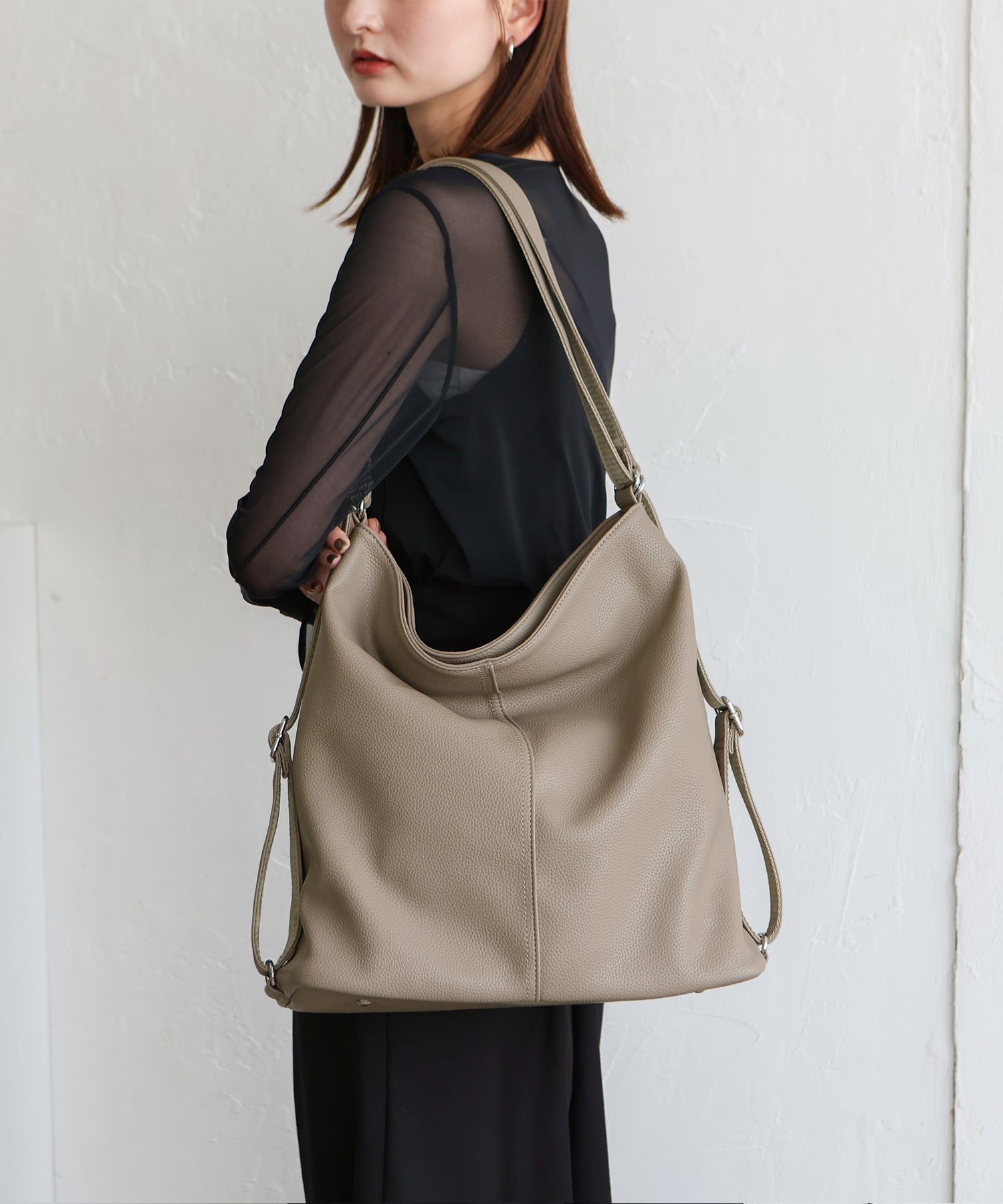 ヴィータフェリーチェ VitaFelice 【1秒でリュック⇔ショルダー】ソフト3WAYリュックサック (BLACK) BLACK