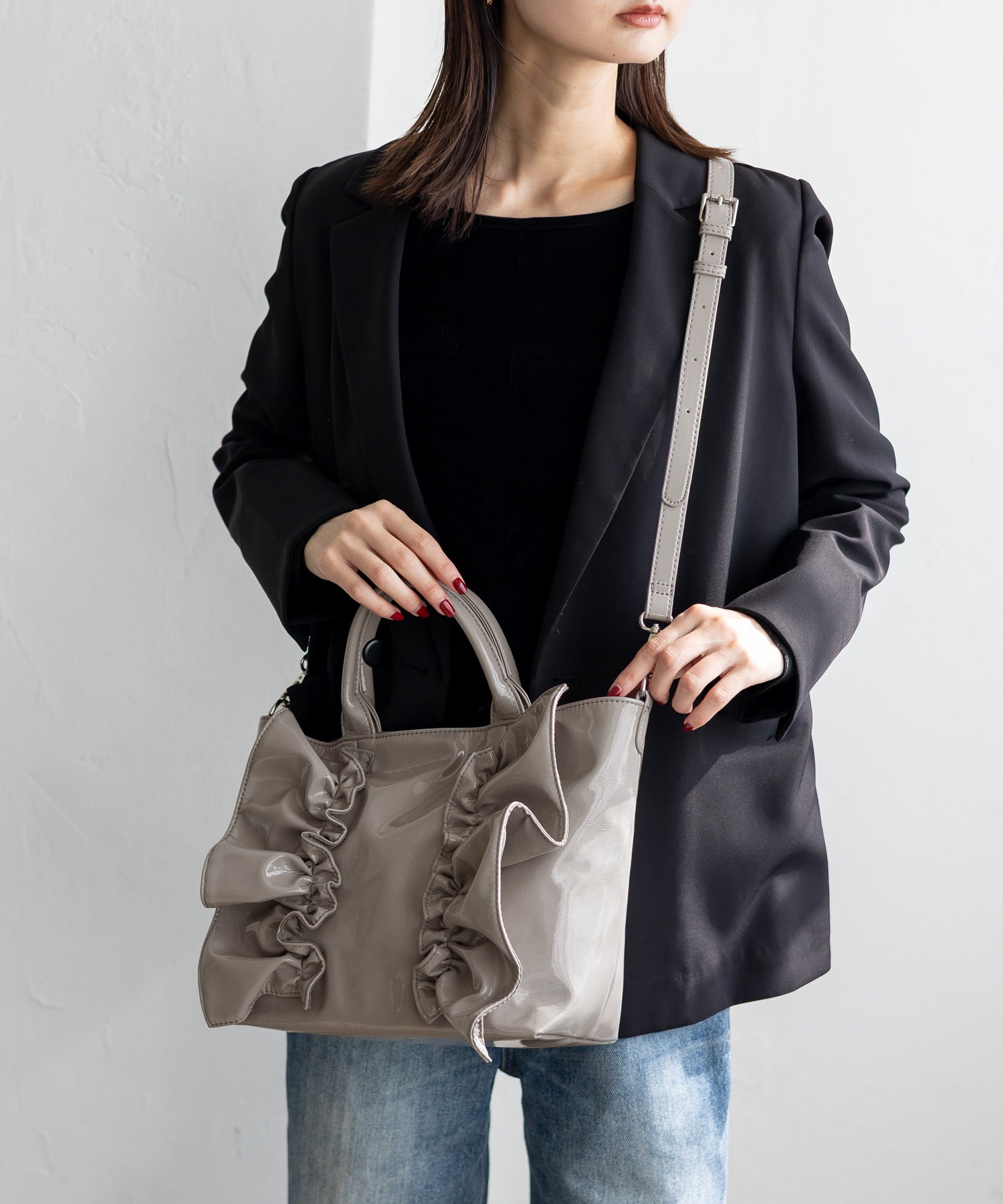 ヴィータフェリーチェ VitaFelice エナメル2wayフリルトートバッグ (MOCHA) MOCHA