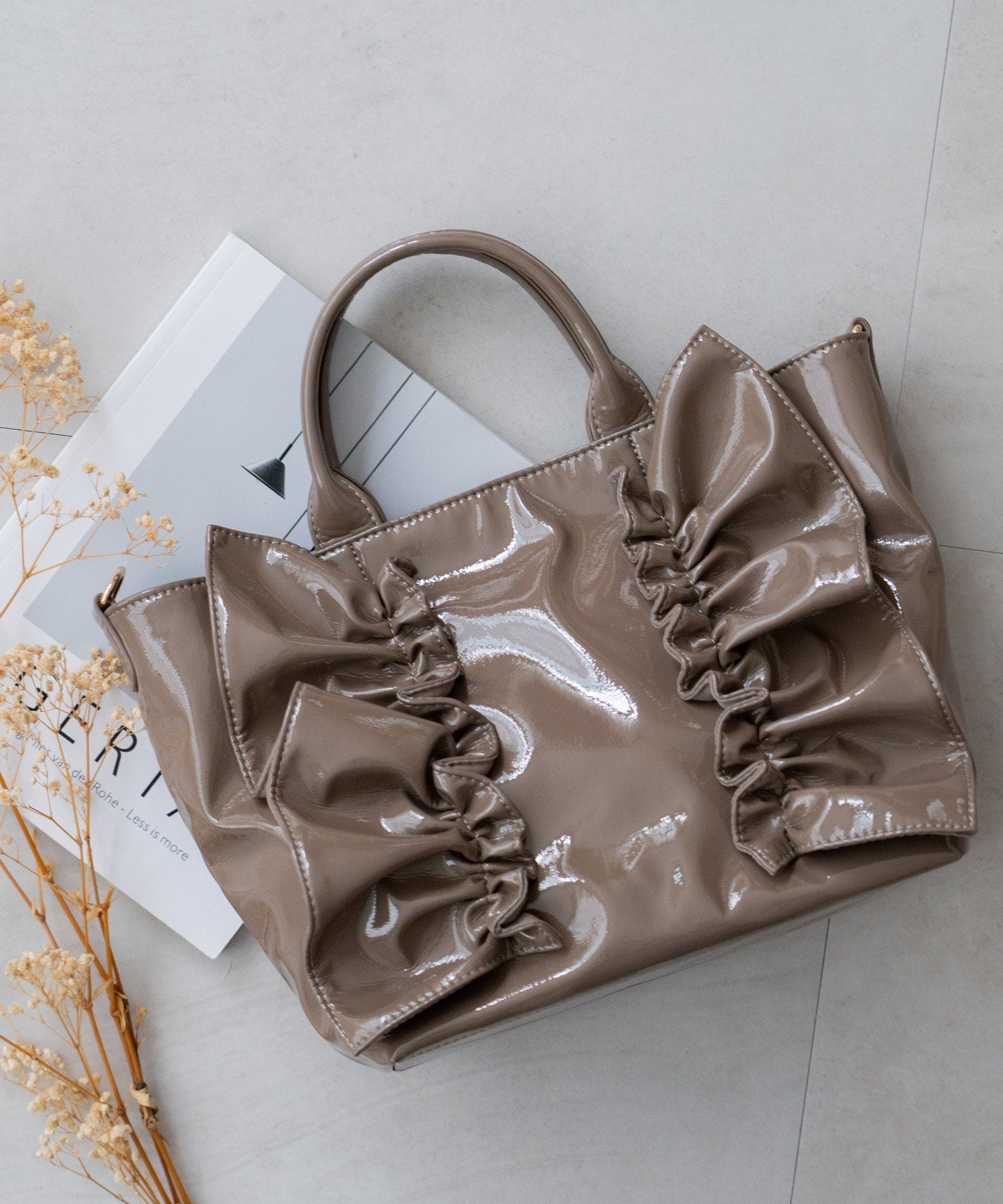 ヴィータフェリーチェ VitaFelice エナメル2wayフリルトートバッグ (MOCHA) MOCHA