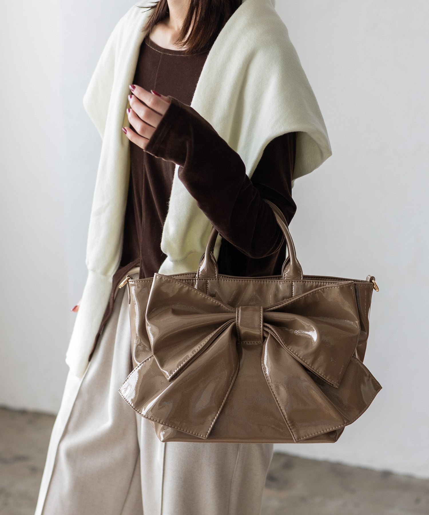 ヴィータフェリーチェ VitaFelice エナメル2wayリボントートバッグ (MOCHA) MOCHA