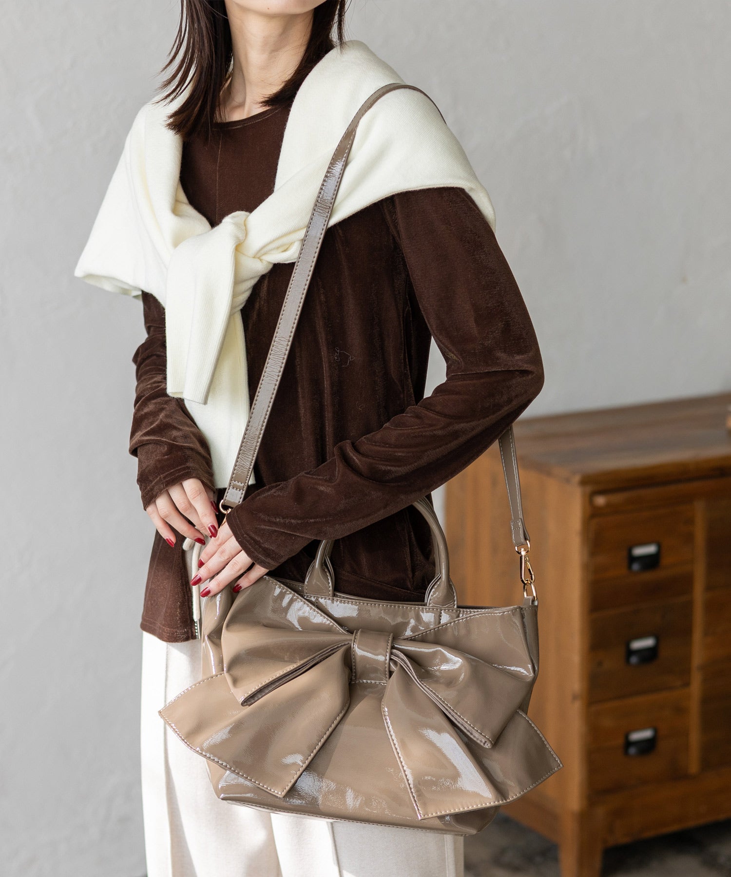 ヴィータフェリーチェ VitaFelice エナメル2wayリボントートバッグ (MOCHA) MOCHA