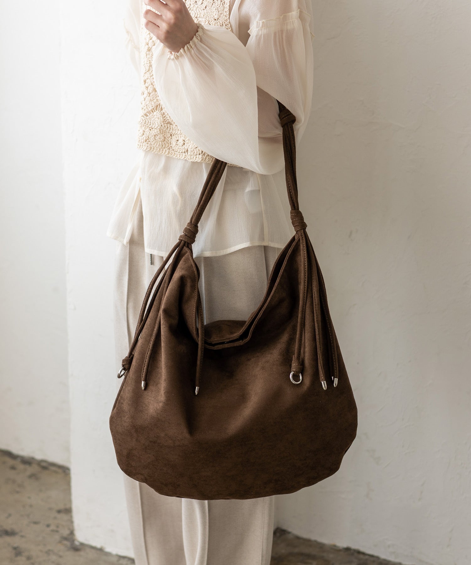 ヴィータフェリーチェ VitaFelice スエードワンハンドルバッグ (KHAKI) KHAKI